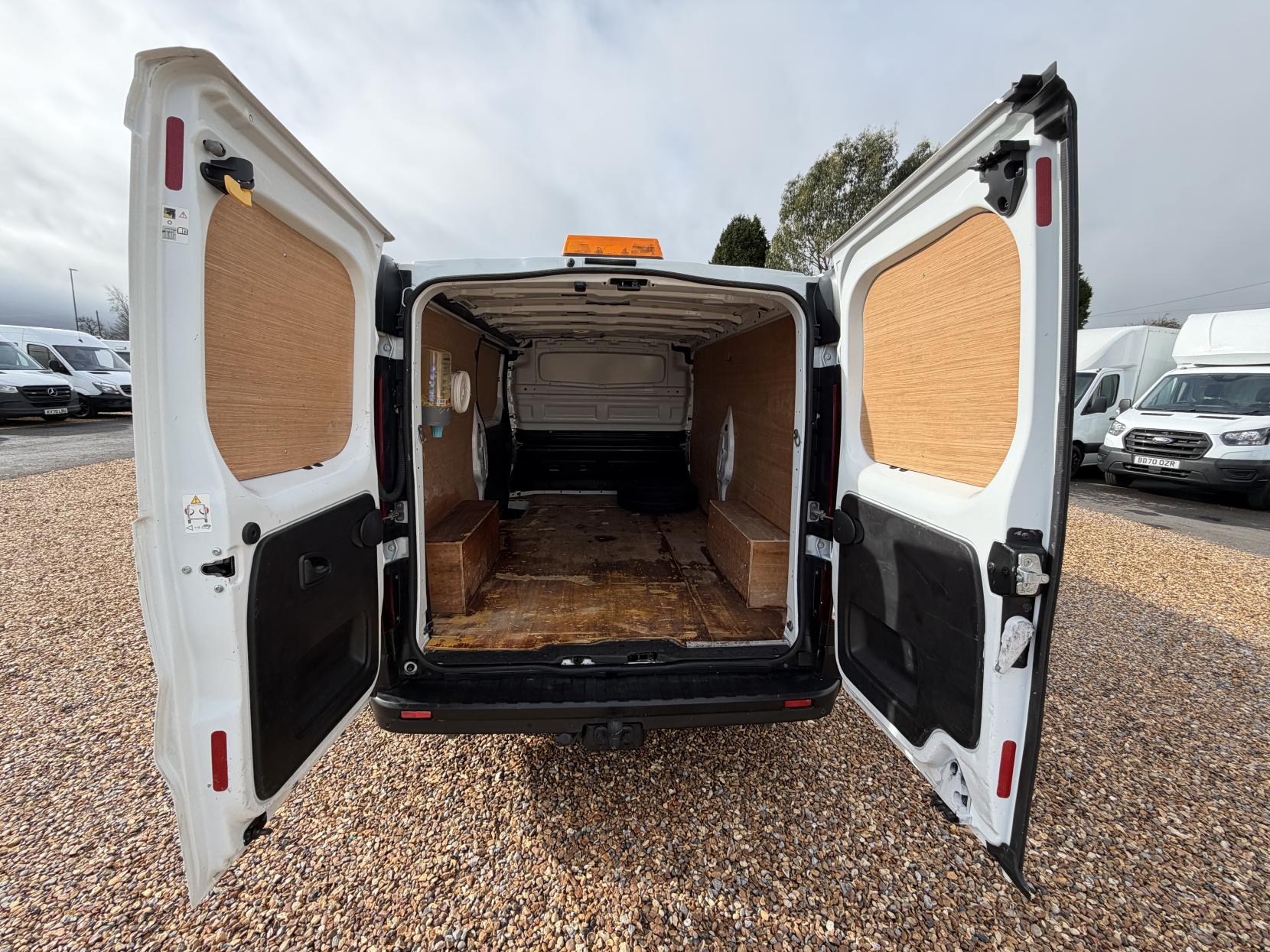 Renault Trafic 2.0 dCi ENERGY 30 Business Panel Van 5dr Diesel Manual LWB Standard Roof Euro 6 (s/s) (120 ps)