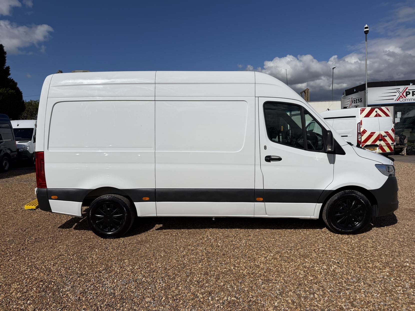 2021 Mercedes-Benz Sprinter 2.1 316 CDI Progressive Panel Van 5dr Diesel Manual RWD L2 H2 Euro 6 (s/s) (163 ps) - Thumbnail 12
