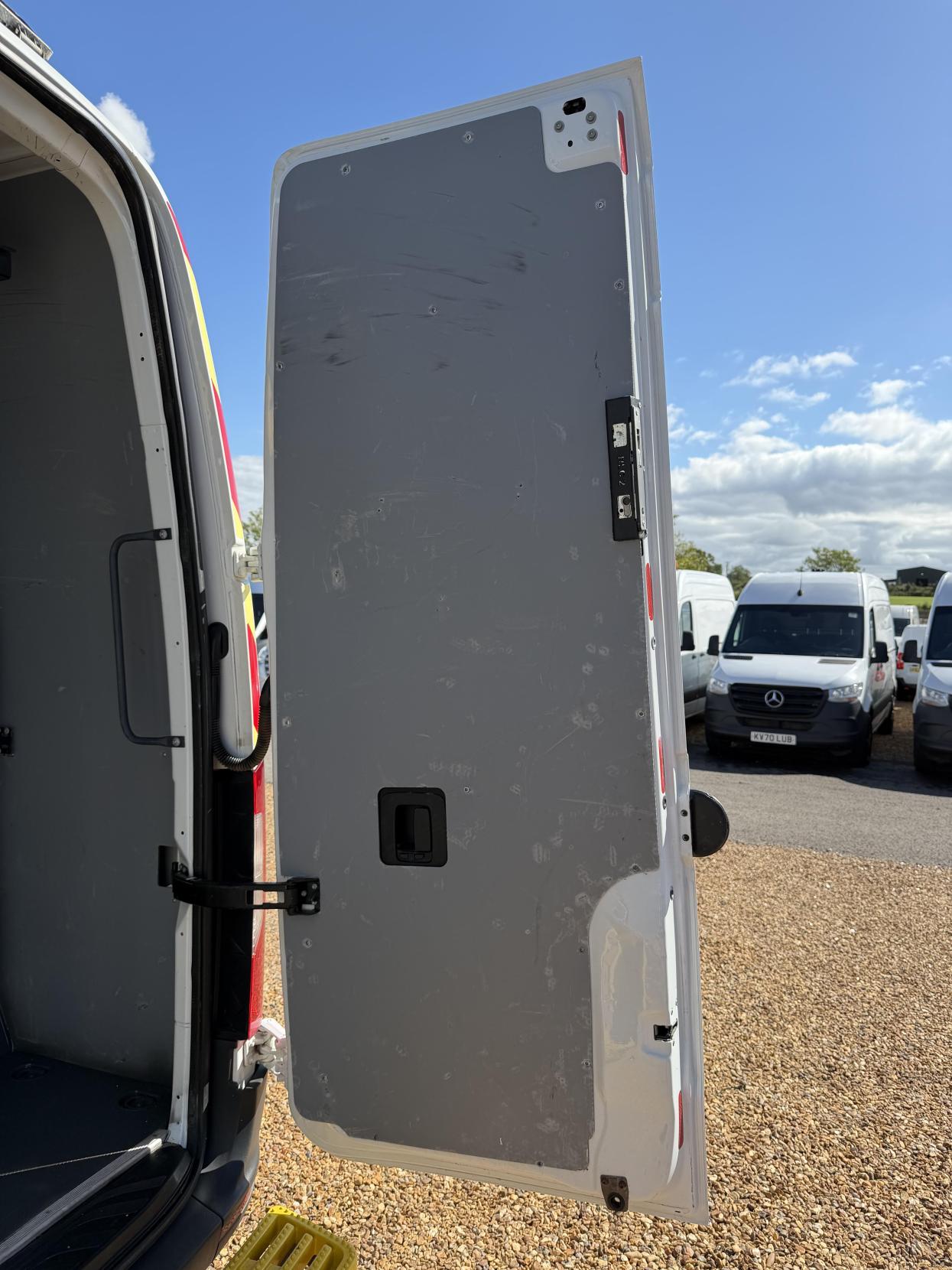 2021 Mercedes-Benz Sprinter 2.1 316 CDI Progressive Panel Van 5dr Diesel Manual RWD L2 H2 Euro 6 (s/s) (163 ps) - Thumbnail 46