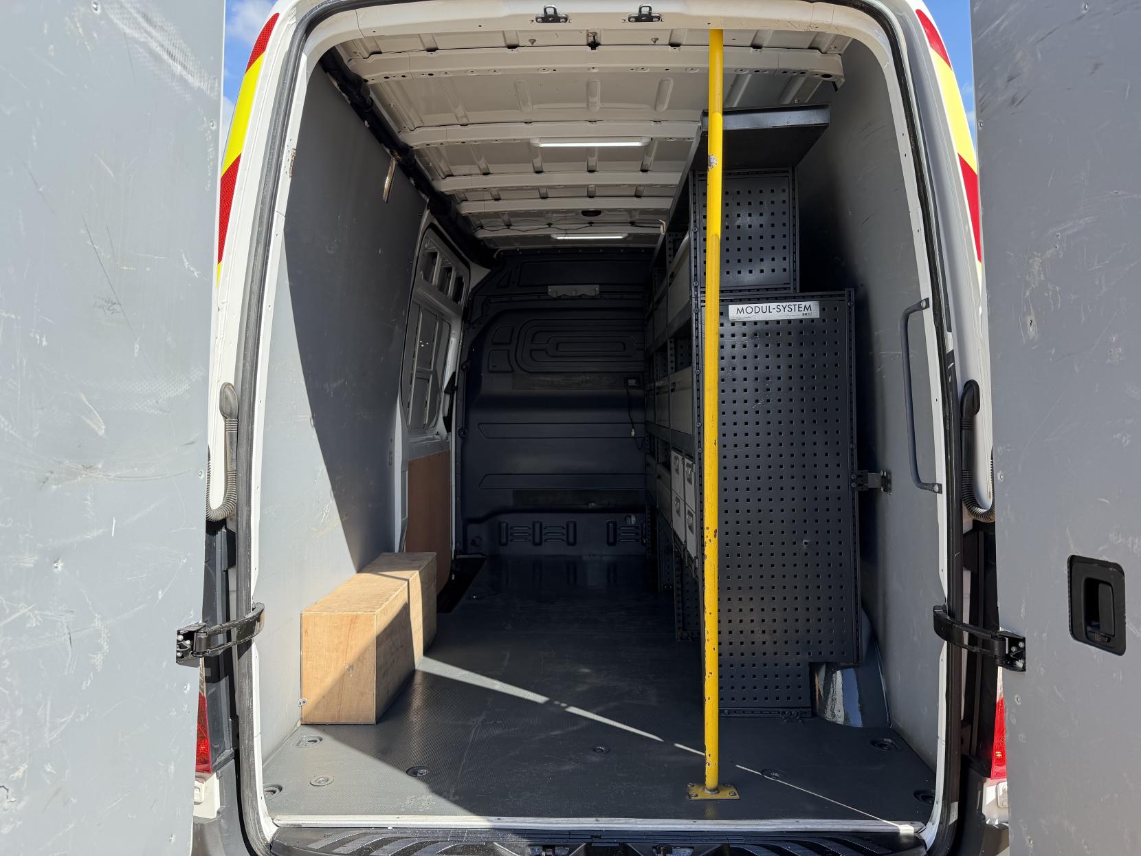 2021 Mercedes-Benz Sprinter 2.1 316 CDI Progressive Panel Van 5dr Diesel Manual RWD L2 H2 Euro 6 (s/s) (163 ps) - Thumbnail 42