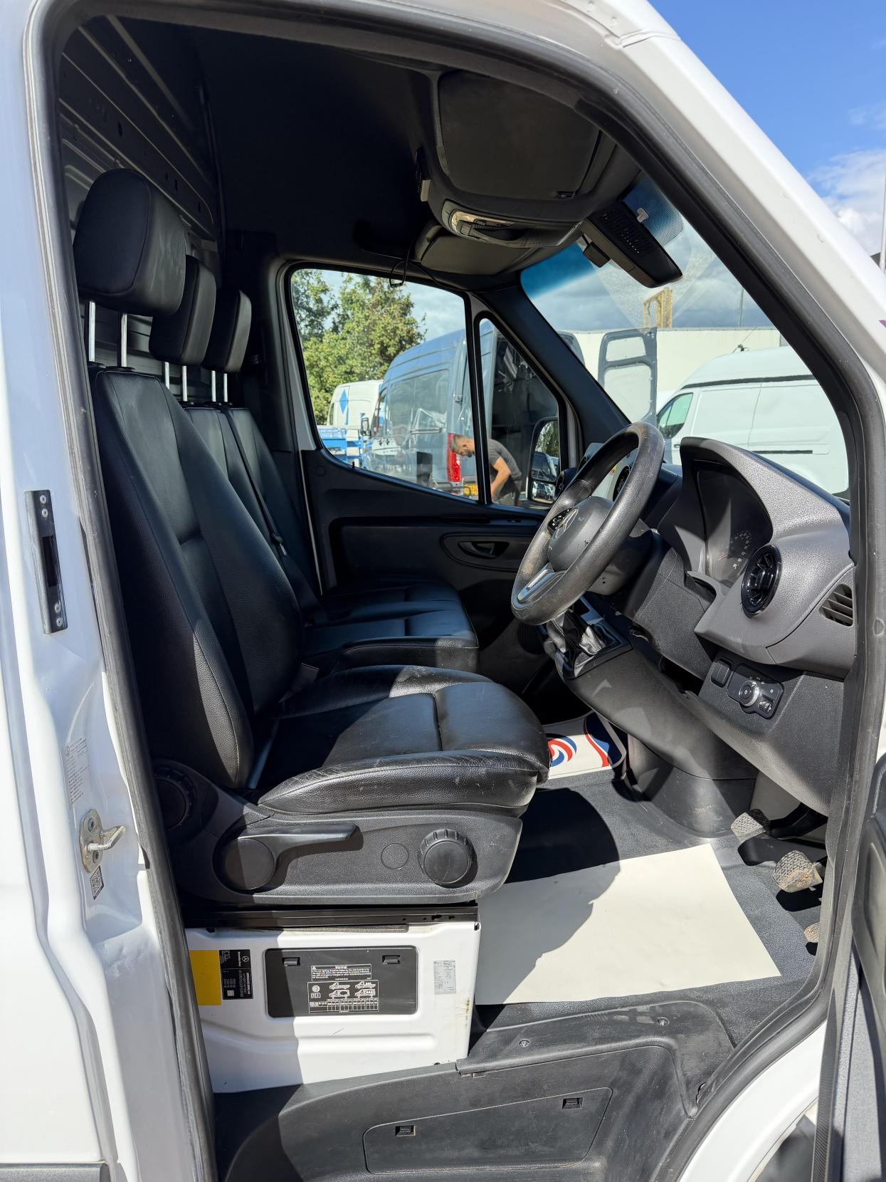 2021 Mercedes-Benz Sprinter 2.1 316 CDI Progressive Panel Van 5dr Diesel Manual RWD L2 H2 Euro 6 (s/s) (163 ps) - Thumbnail 14