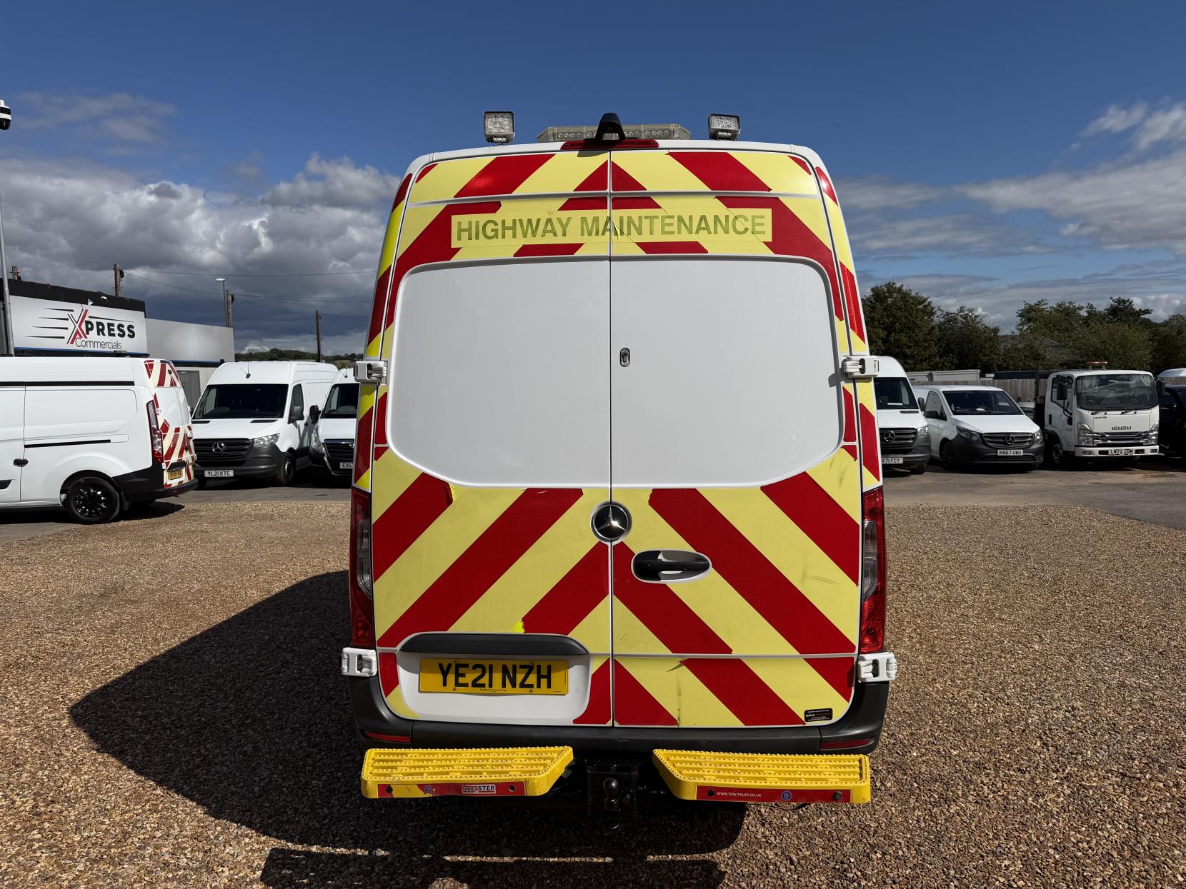 2021 Mercedes-Benz Sprinter 2.1 316 CDI Progressive Panel Van 5dr Diesel Manual RWD L2 H2 Euro 6 (s/s) (163 ps) - Thumbnail 10