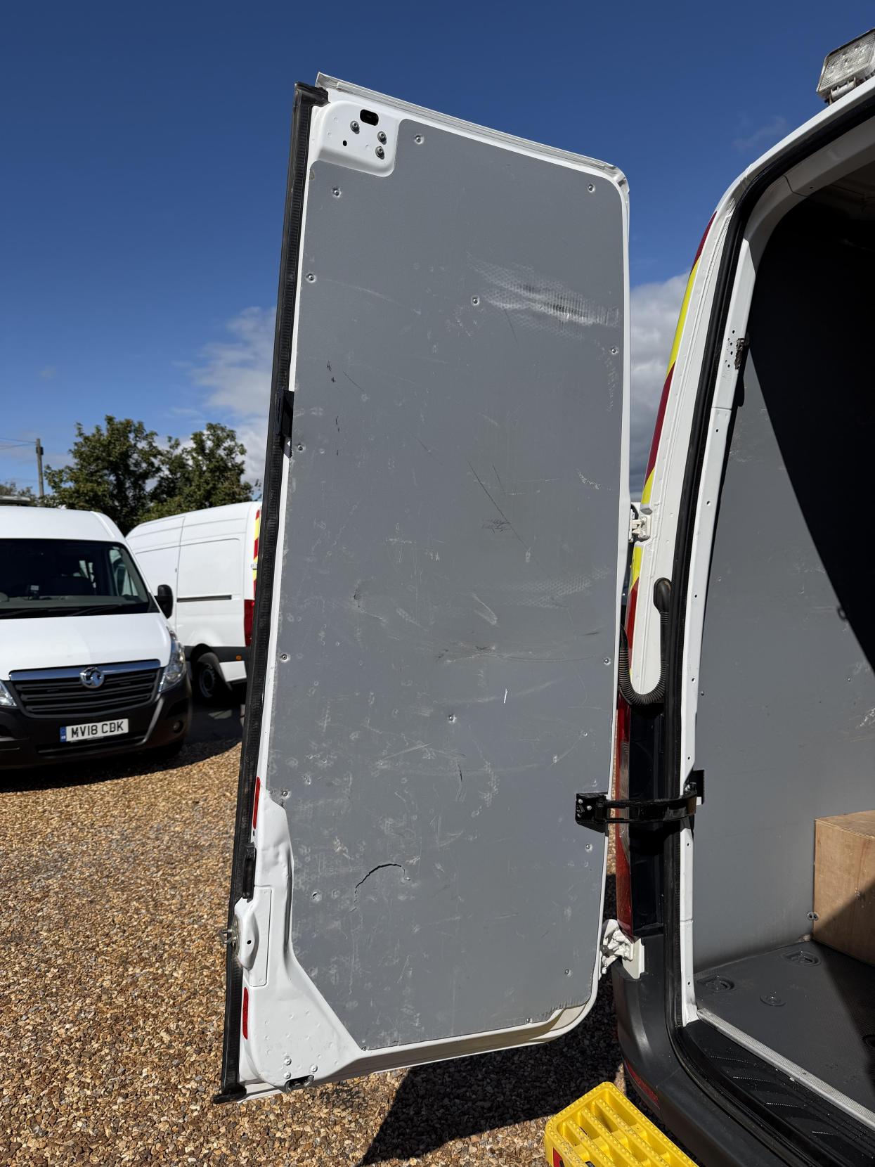 2021 Mercedes-Benz Sprinter 2.1 316 CDI Progressive Panel Van 5dr Diesel Manual RWD L2 H2 Euro 6 (s/s) (163 ps) - Thumbnail 38