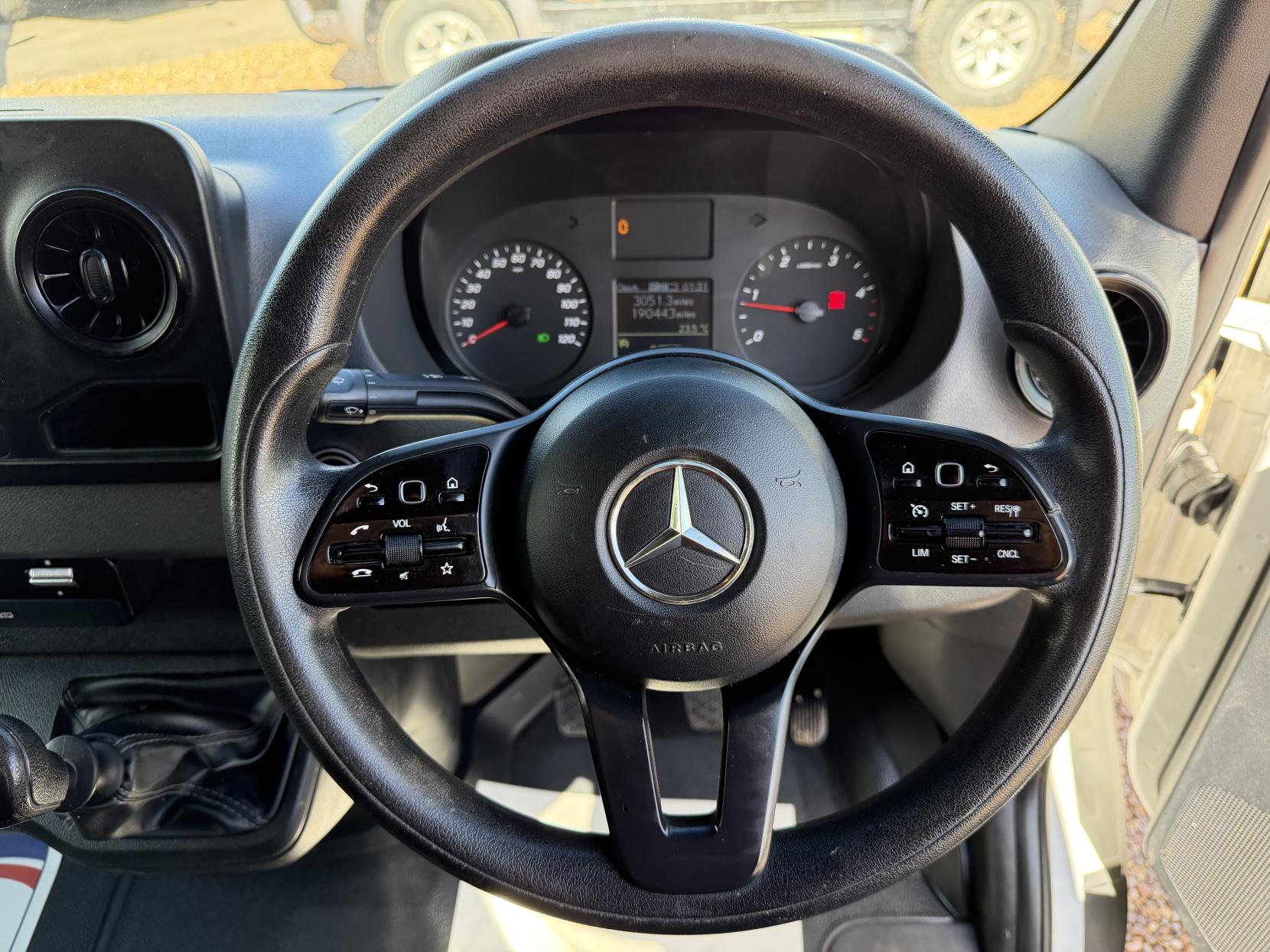 2021 Mercedes-Benz Sprinter 2.1 316 CDI Progressive Panel Van 5dr Diesel Manual RWD L2 H2 Euro 6 (s/s) (163 ps) - Thumbnail 16