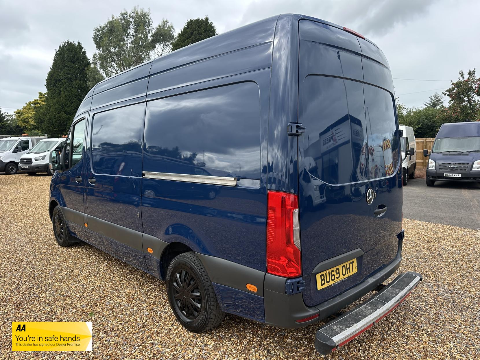 Mercedes-Benz Sprinter 2.1 316 CDI Panel Van 5dr Diesel Manual RWD L2 H2 Euro 6 (163 ps)