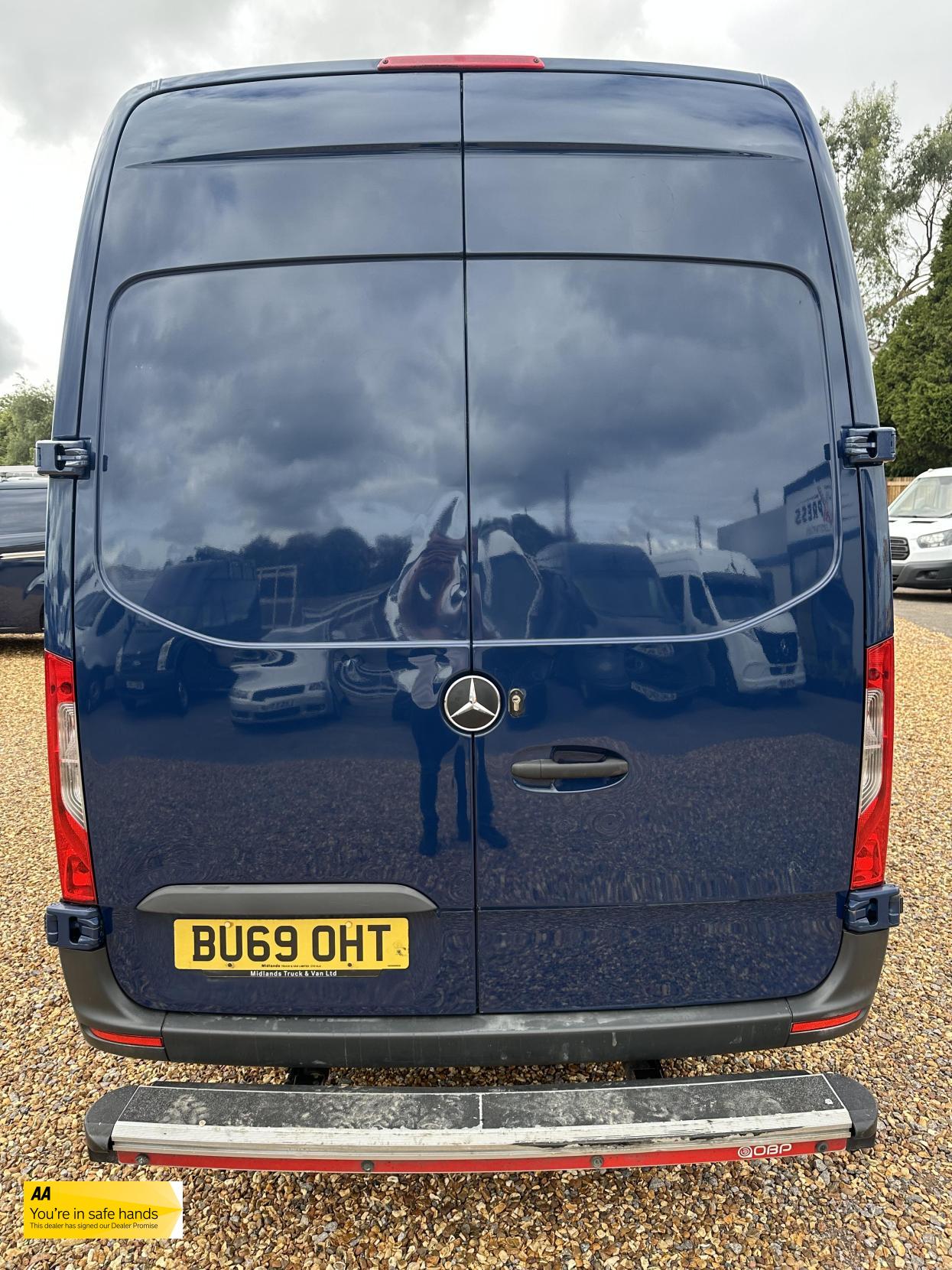 Mercedes-Benz Sprinter 2.1 316 CDI Panel Van 5dr Diesel Manual RWD L2 H2 Euro 6 (163 ps)