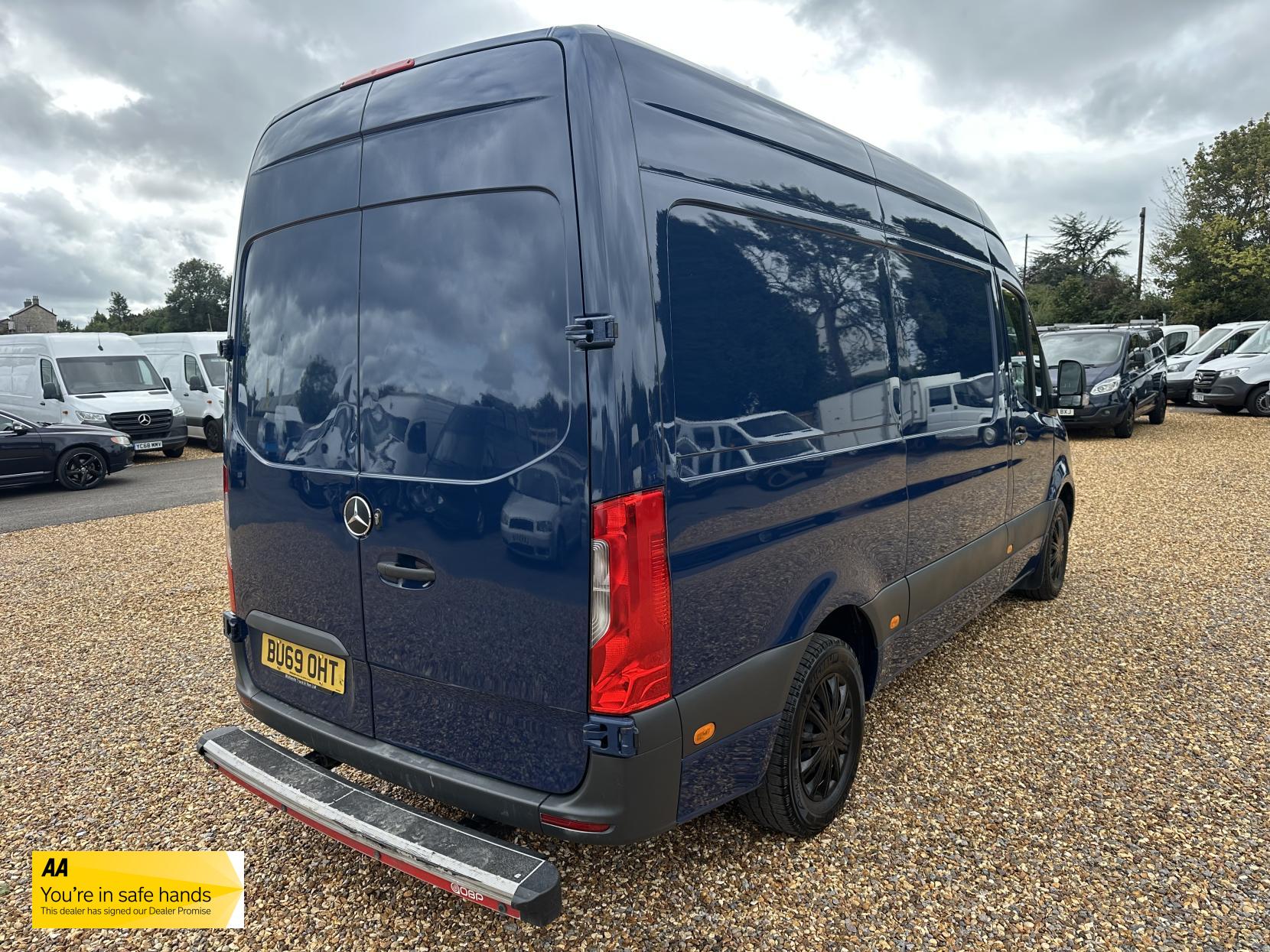 Mercedes-Benz Sprinter 2.1 316 CDI Panel Van 5dr Diesel Manual RWD L2 H2 Euro 6 (163 ps)