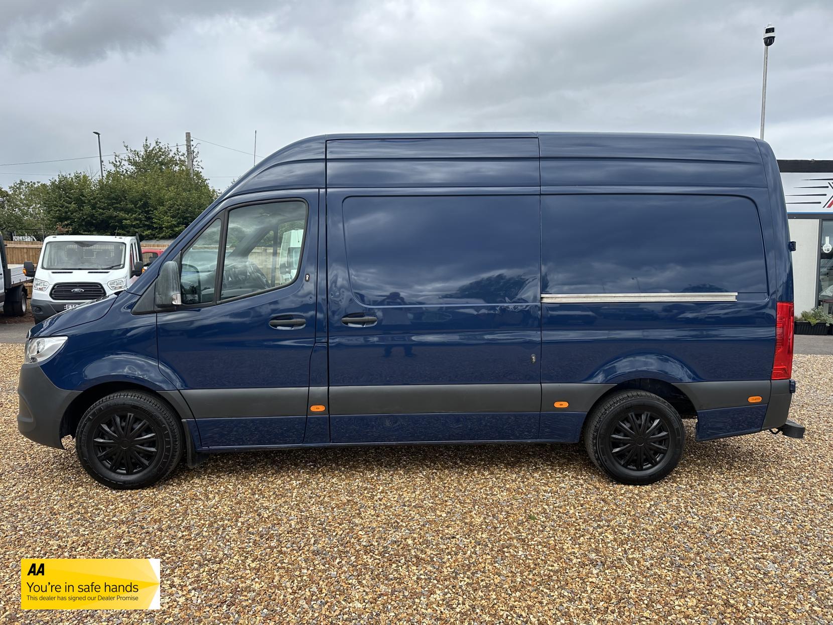 Mercedes-Benz Sprinter 2.1 316 CDI Panel Van 5dr Diesel Manual RWD L2 H2 Euro 6 (163 ps)