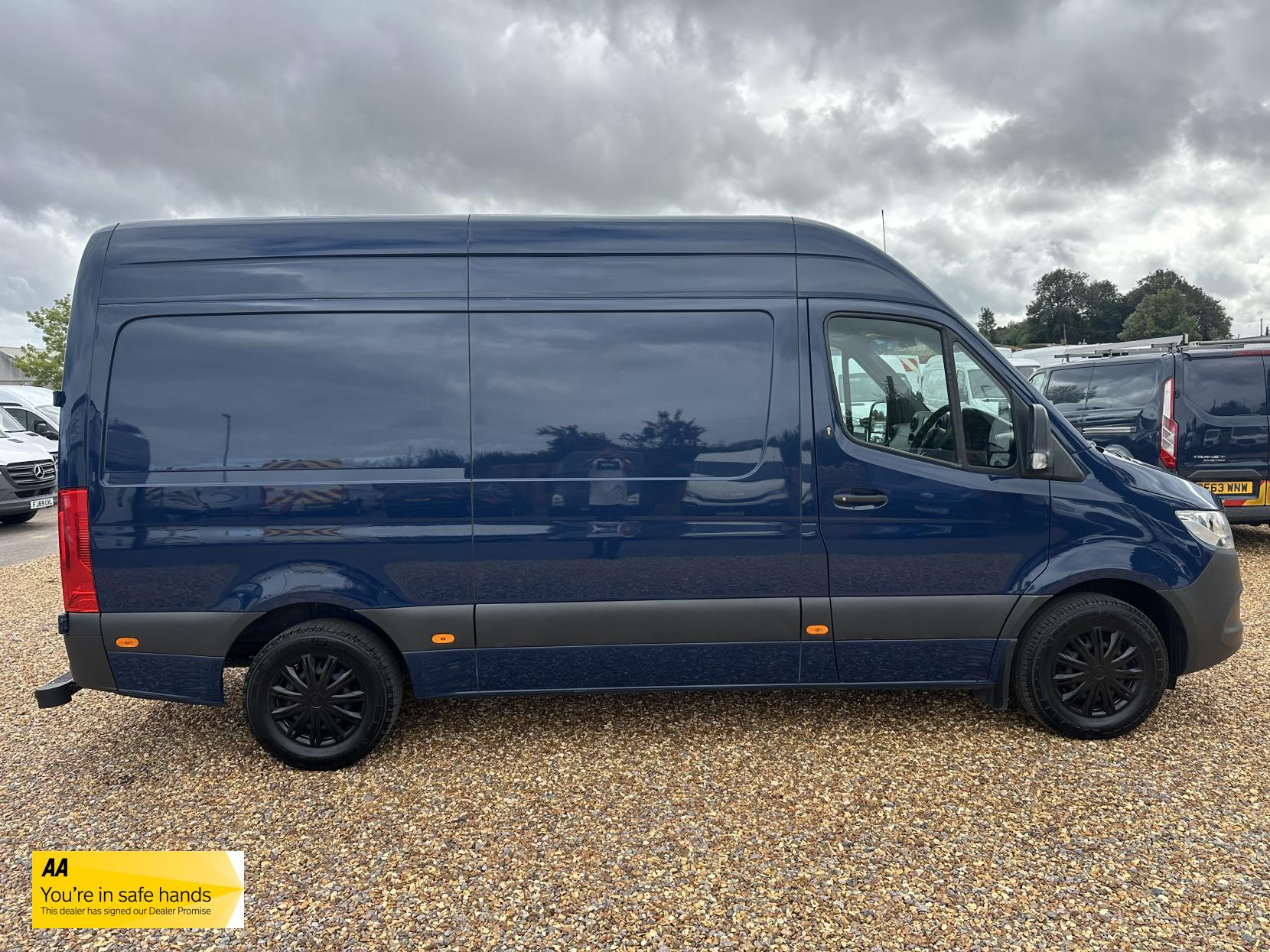 Mercedes-Benz Sprinter 2.1 316 CDI Panel Van 5dr Diesel Manual RWD L2 H2 Euro 6 (163 ps)