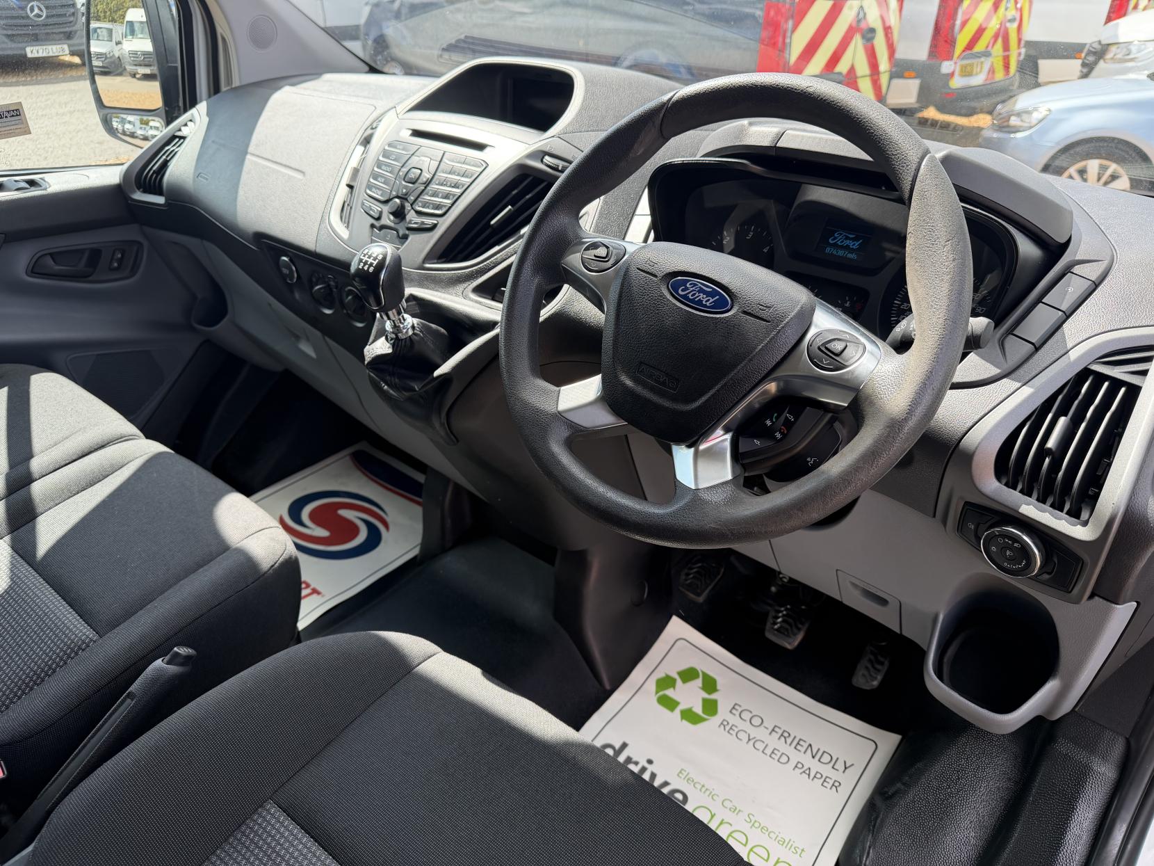 2015 Ford Transit Custom 2.2 TDCi 310 Panel Van 5dr Diesel Manual L2 H1 (186 g/km, 123 bhp) - Thumbnail 2