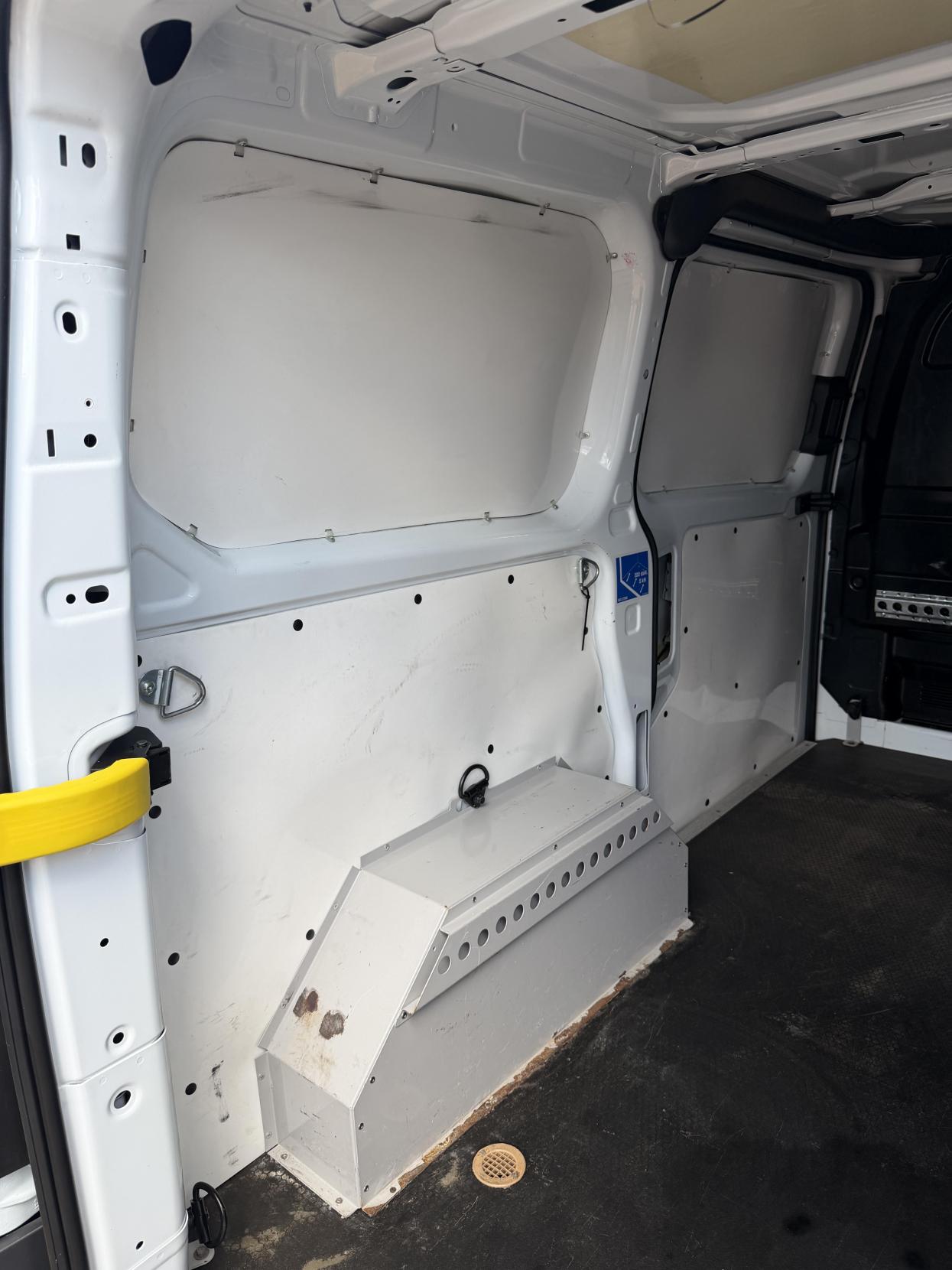 2015 Ford Transit Custom 2.2 TDCi 310 Panel Van 5dr Diesel Manual L2 H1 (186 g/km, 123 bhp) - Thumbnail 46