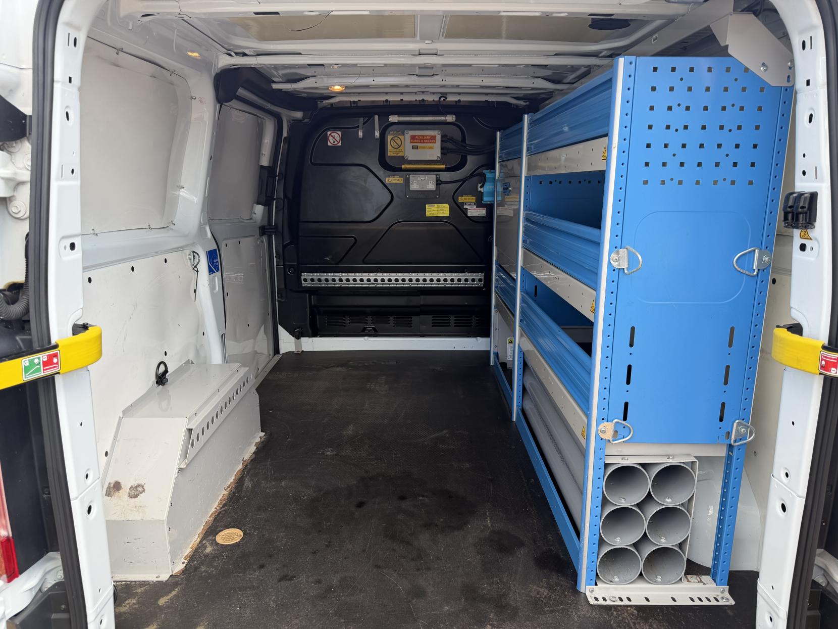 2015 Ford Transit Custom 2.2 TDCi 310 Panel Van 5dr Diesel Manual L2 H1 (186 g/km, 123 bhp) - Thumbnail 45