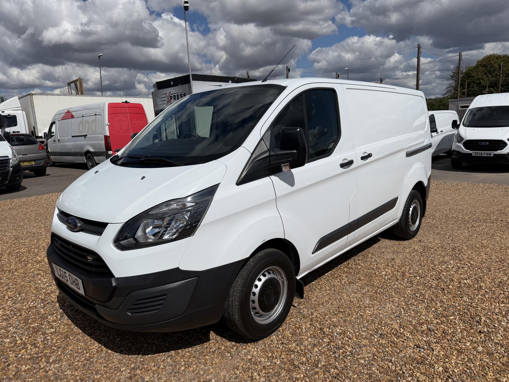 2015 Ford Transit Custom 2.2 TDCi 310 Panel Van 5dr Diesel Manual L2 H1 (186 g/km, 123 bhp) - Thumbnail 7