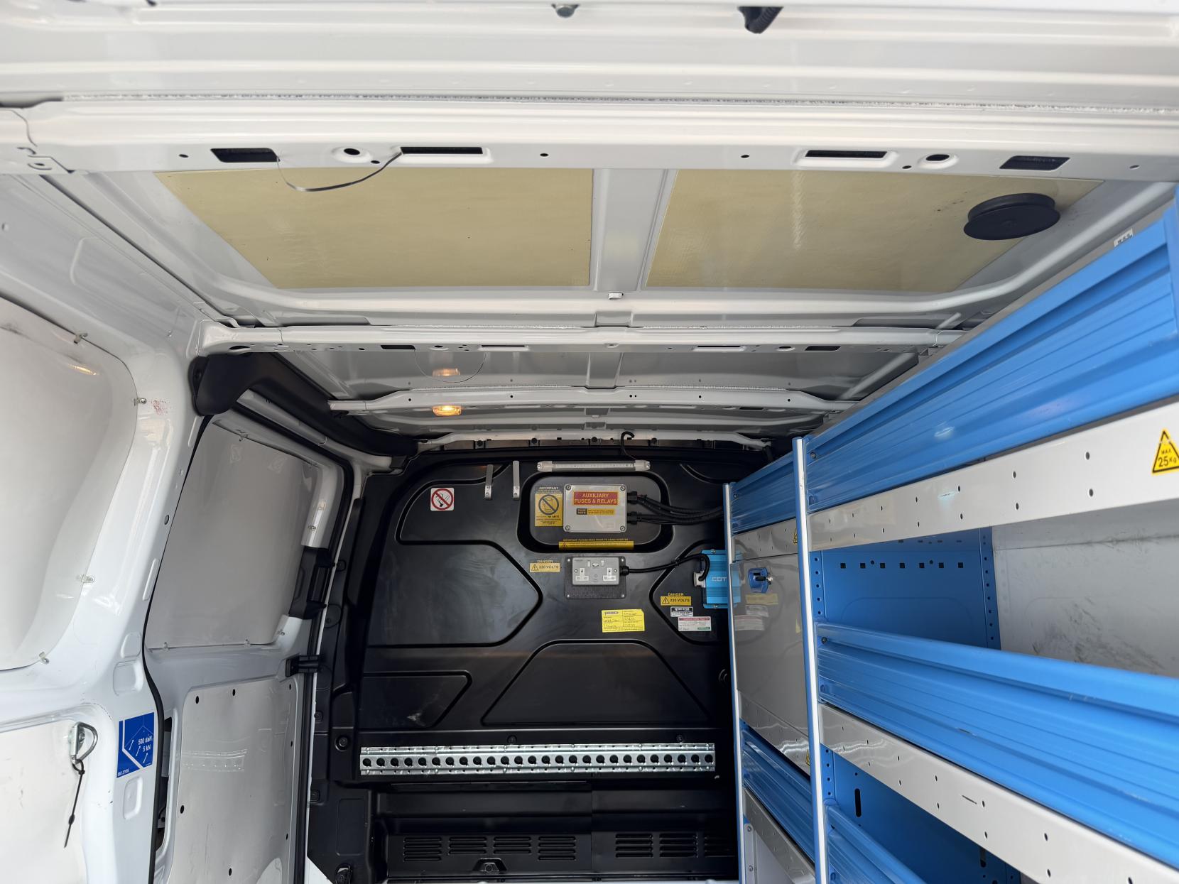 2015 Ford Transit Custom 2.2 TDCi 310 Panel Van 5dr Diesel Manual L2 H1 (186 g/km, 123 bhp) - Thumbnail 50
