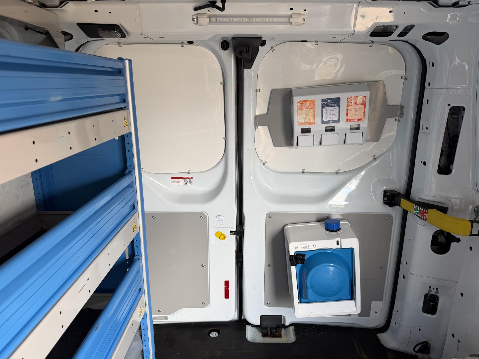 2015 Ford Transit Custom 2.2 TDCi 310 Panel Van 5dr Diesel Manual L2 H1 (186 g/km, 123 bhp) - Thumbnail 40