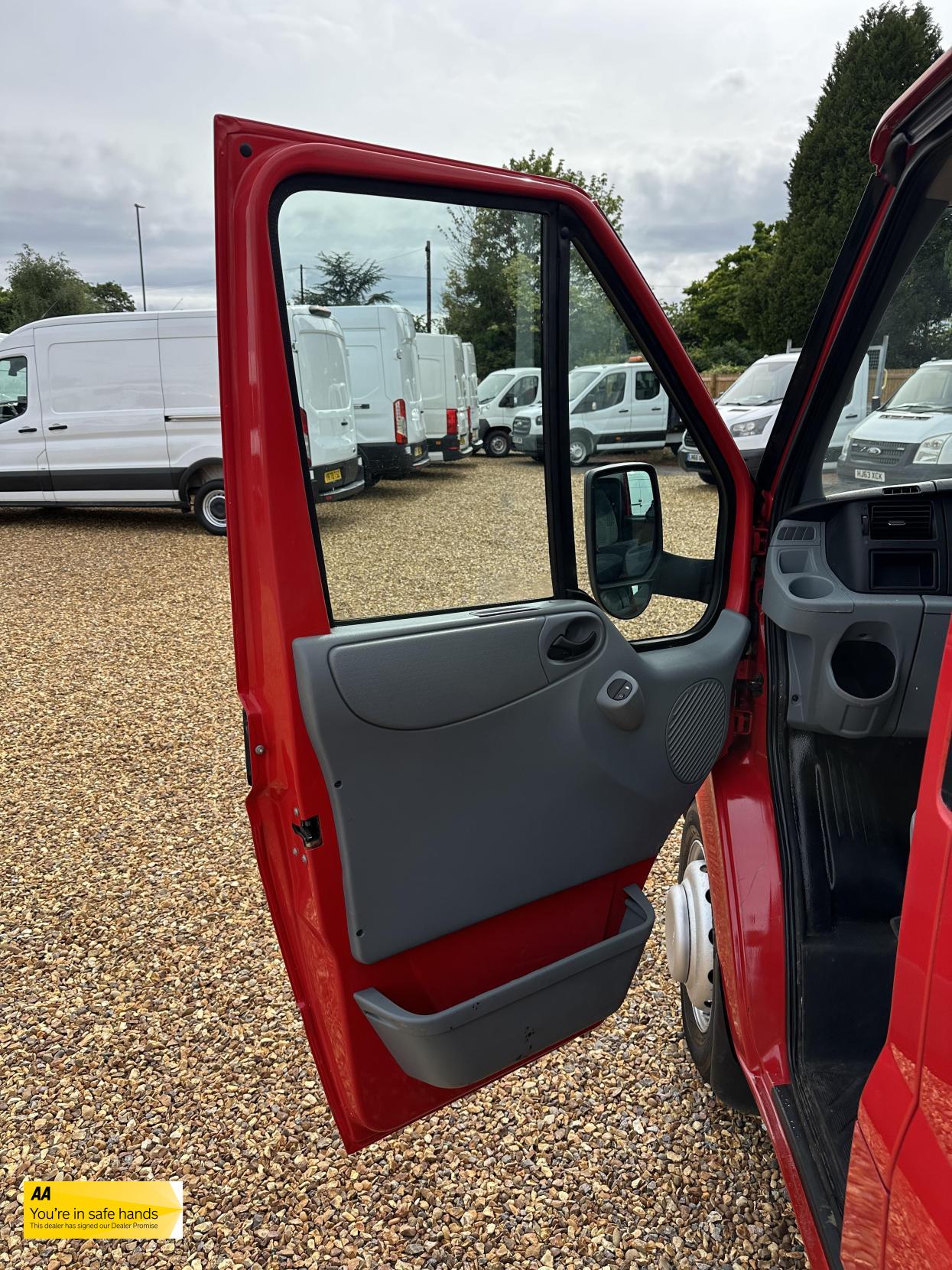 Ford Transit 2.4 TDCi 350 Duratorq Chassis Cab 4dr Diesel Manual RWD L3 (DRW) (113 bhp)