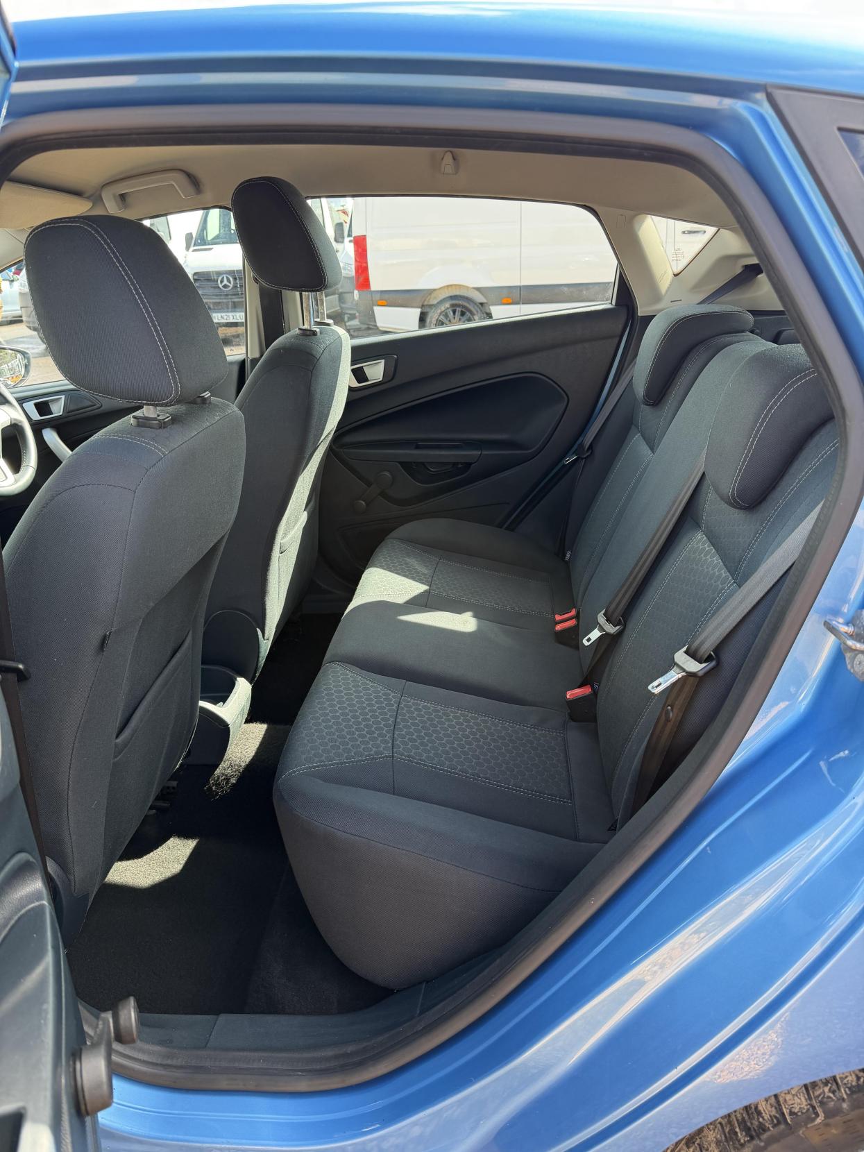2011 Ford Fiesta 1.4 Zetec Hatchback 5dr Petrol Automatic (154 g/km, 94 bhp) - Thumbnail 31