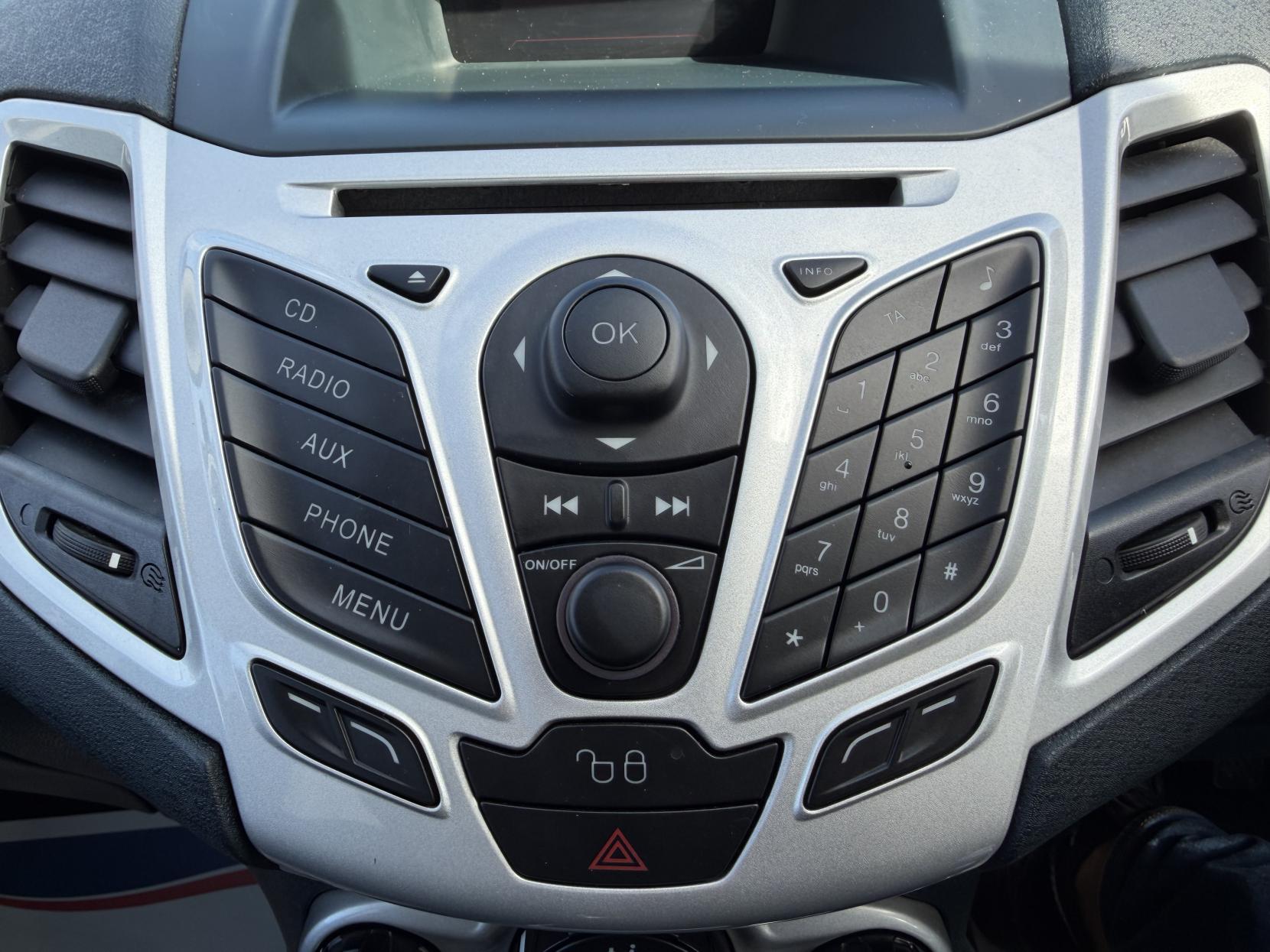 2011 Ford Fiesta 1.4 Zetec Hatchback 5dr Petrol Automatic (154 g/km, 94 bhp) - Thumbnail 21
