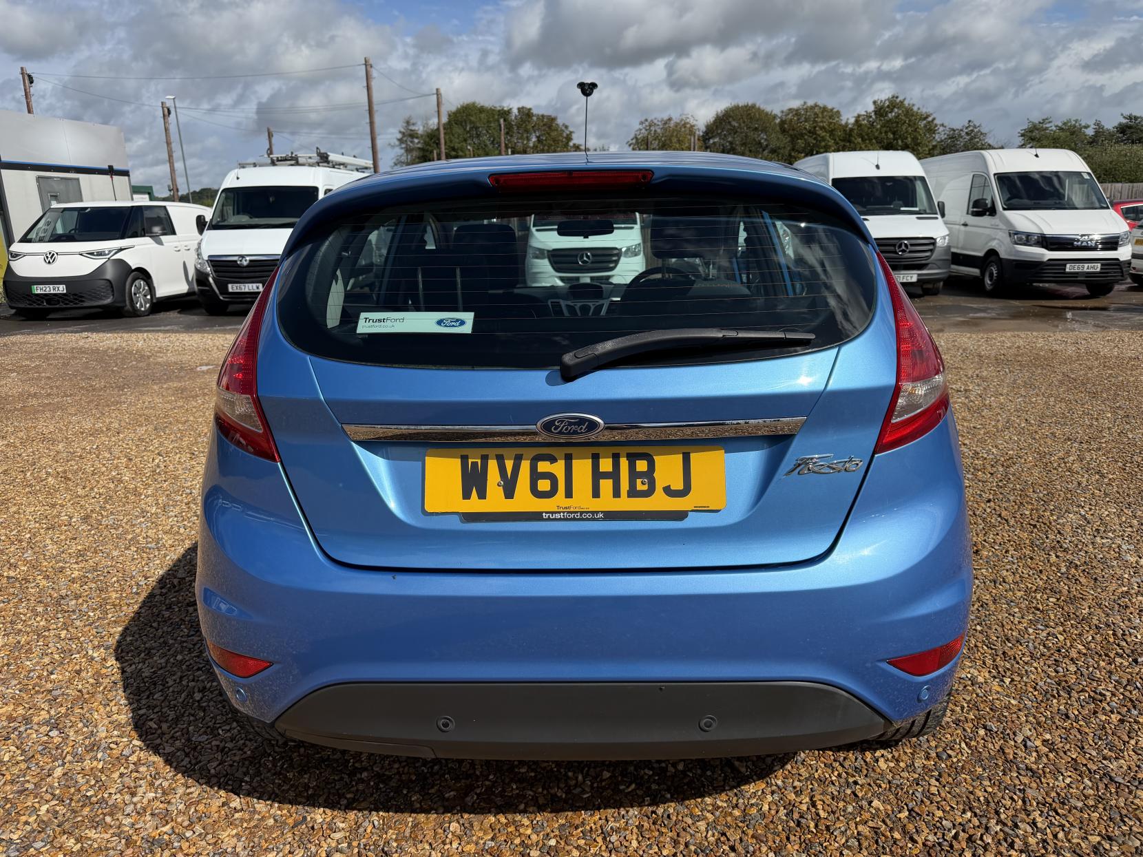 2011 Ford Fiesta 1.4 Zetec Hatchback 5dr Petrol Automatic (154 g/km, 94 bhp) - Thumbnail 10