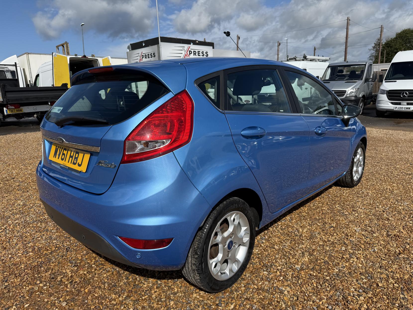2011 Ford Fiesta 1.4 Zetec Hatchback 5dr Petrol Automatic (154 g/km, 94 bhp) - Thumbnail 12