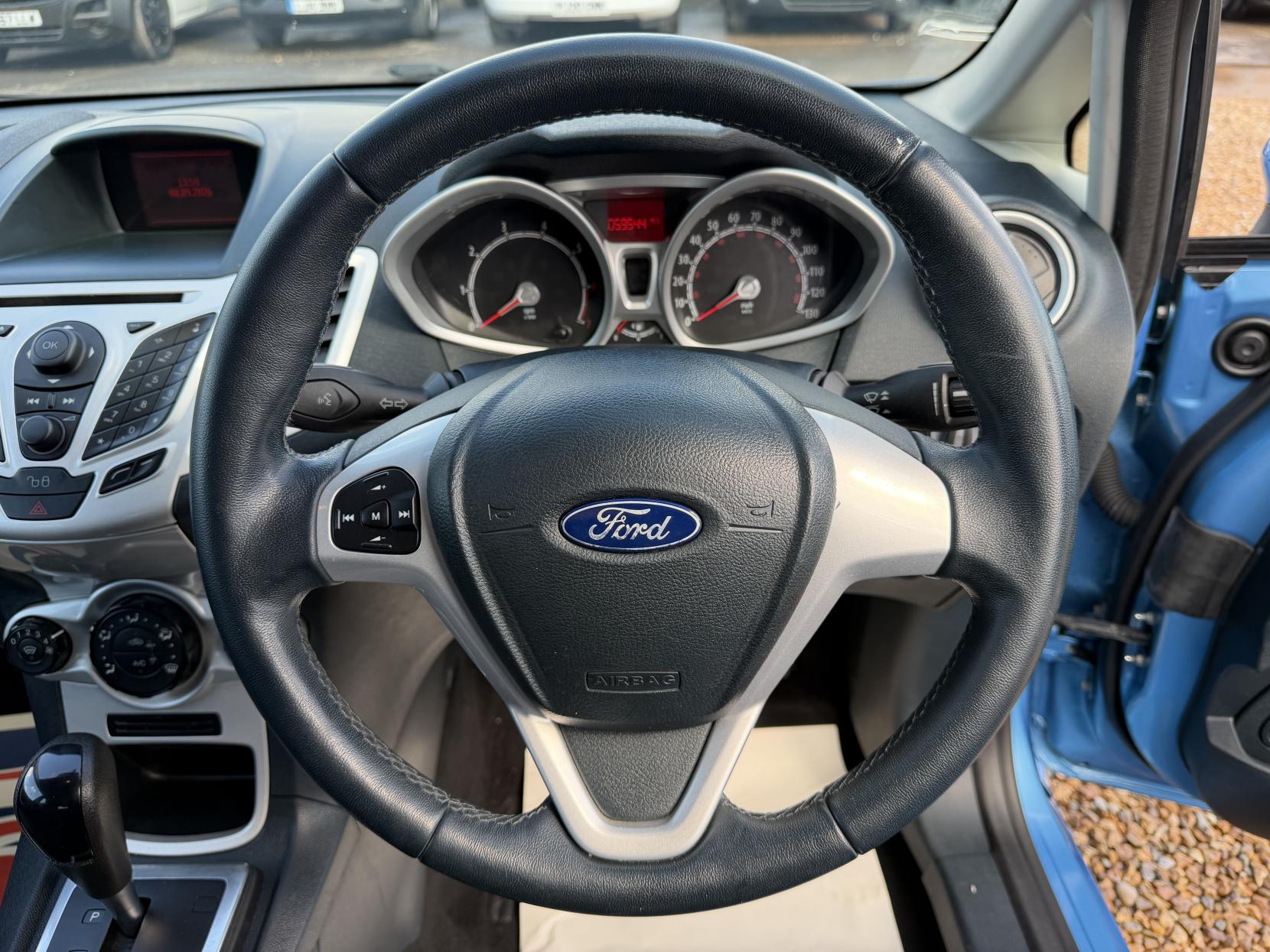 2011 Ford Fiesta 1.4 Zetec Hatchback 5dr Petrol Automatic (154 g/km, 94 bhp) - Thumbnail 17