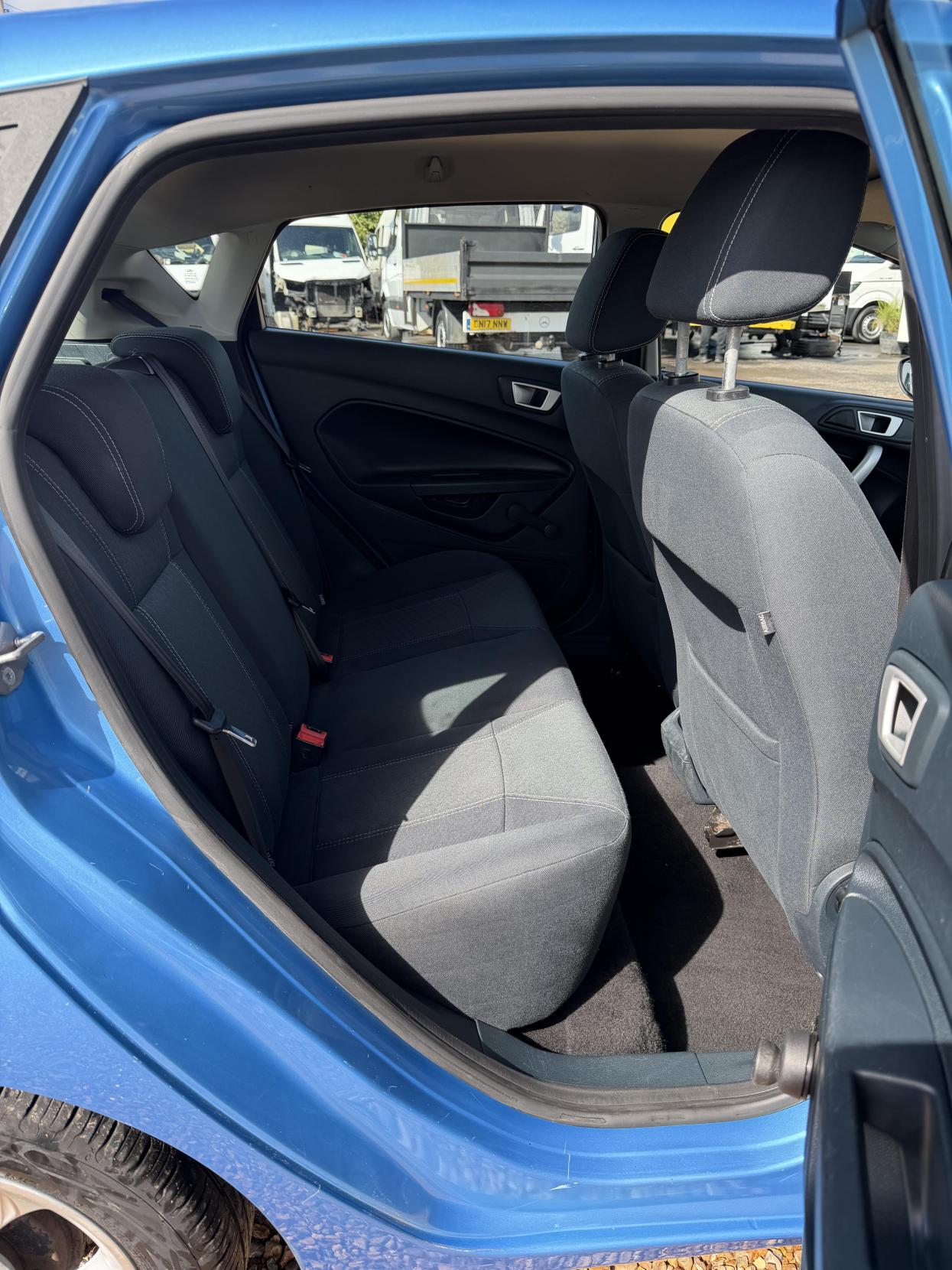 2011 Ford Fiesta 1.4 Zetec Hatchback 5dr Petrol Automatic (154 g/km, 94 bhp) - Thumbnail 30