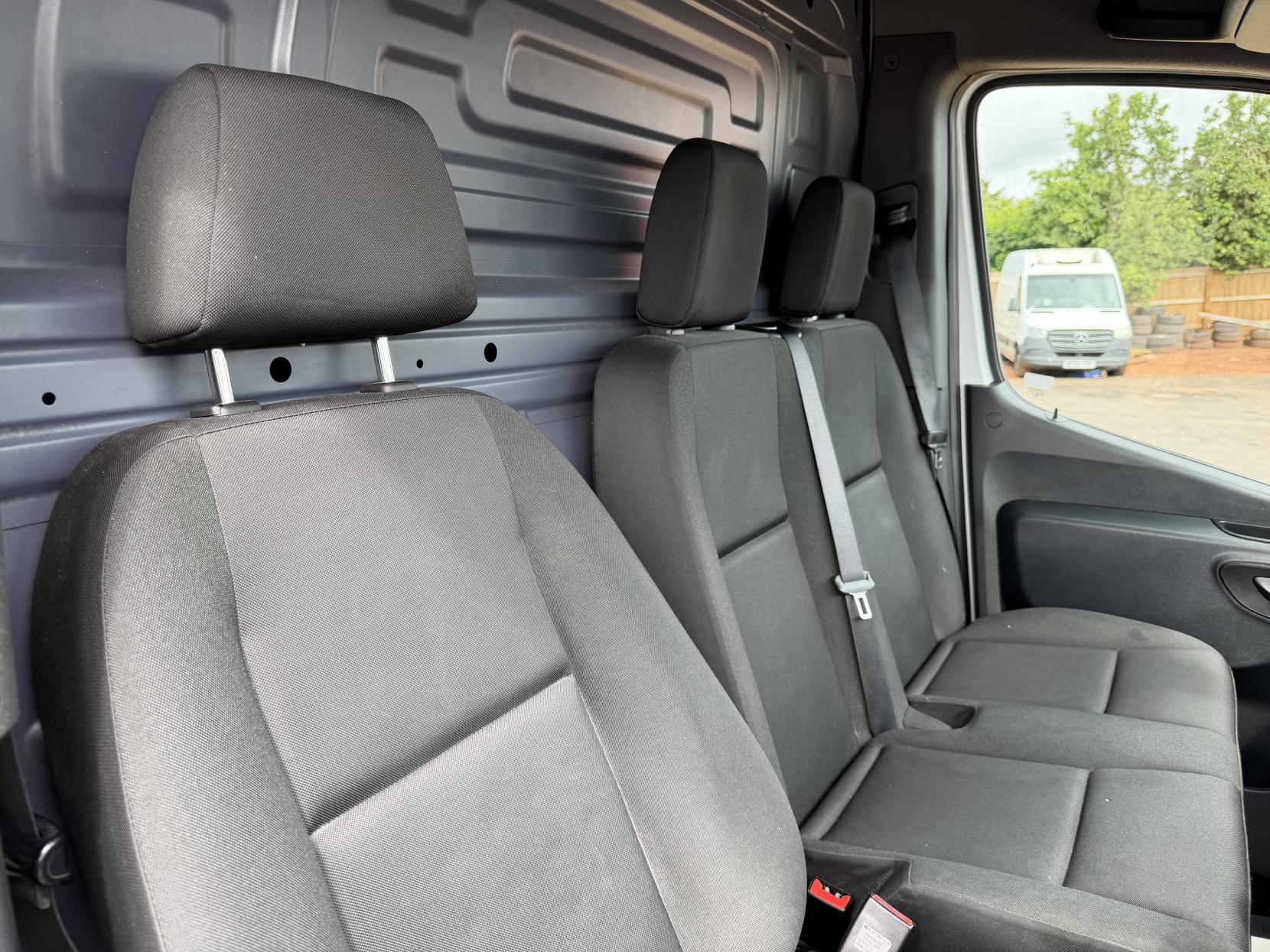 2020 Mercedes-Benz Sprinter 2.1 316 CDI Panel Van 5dr Diesel Manual RWD L2 H2 Euro 6 (163 ps) - Thumbnail 14