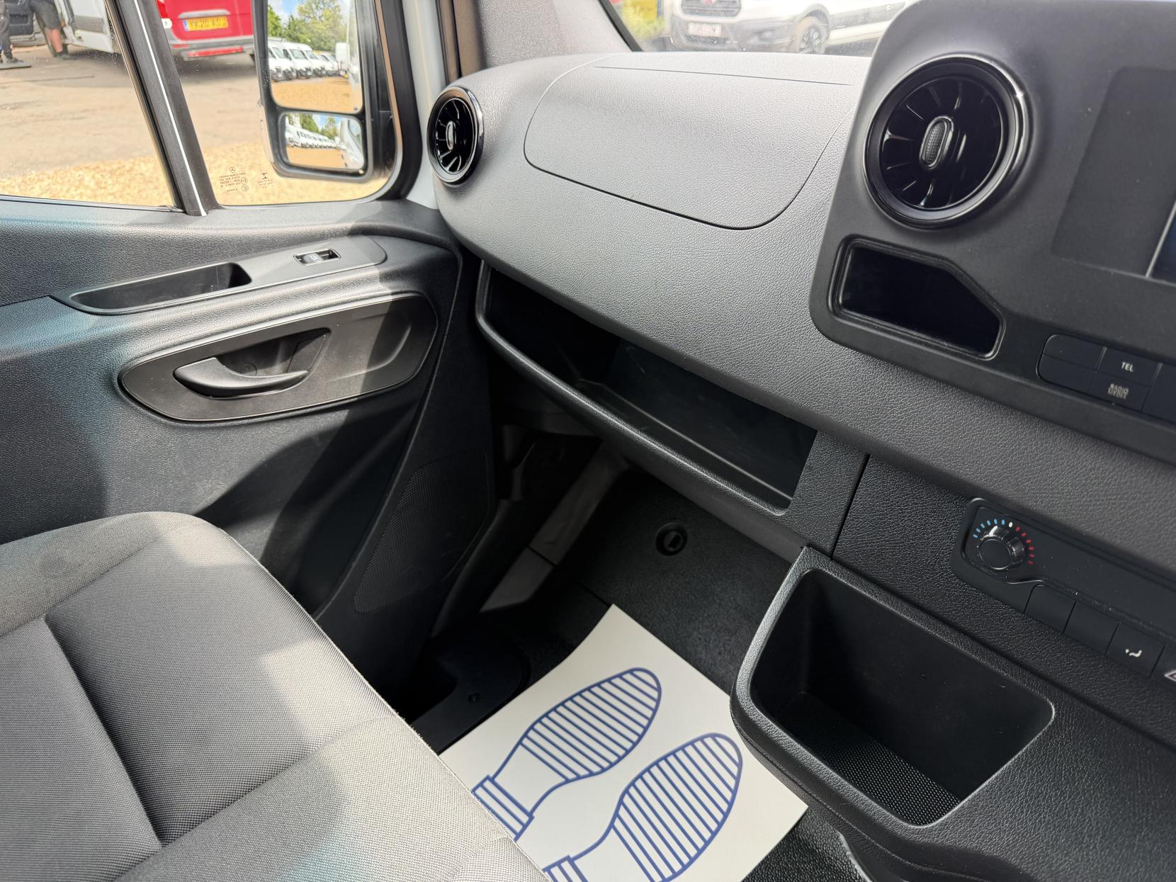 2020 Mercedes-Benz Sprinter 2.1 316 CDI Panel Van 5dr Diesel Manual RWD L2 H2 Euro 6 (163 ps) - Thumbnail 45