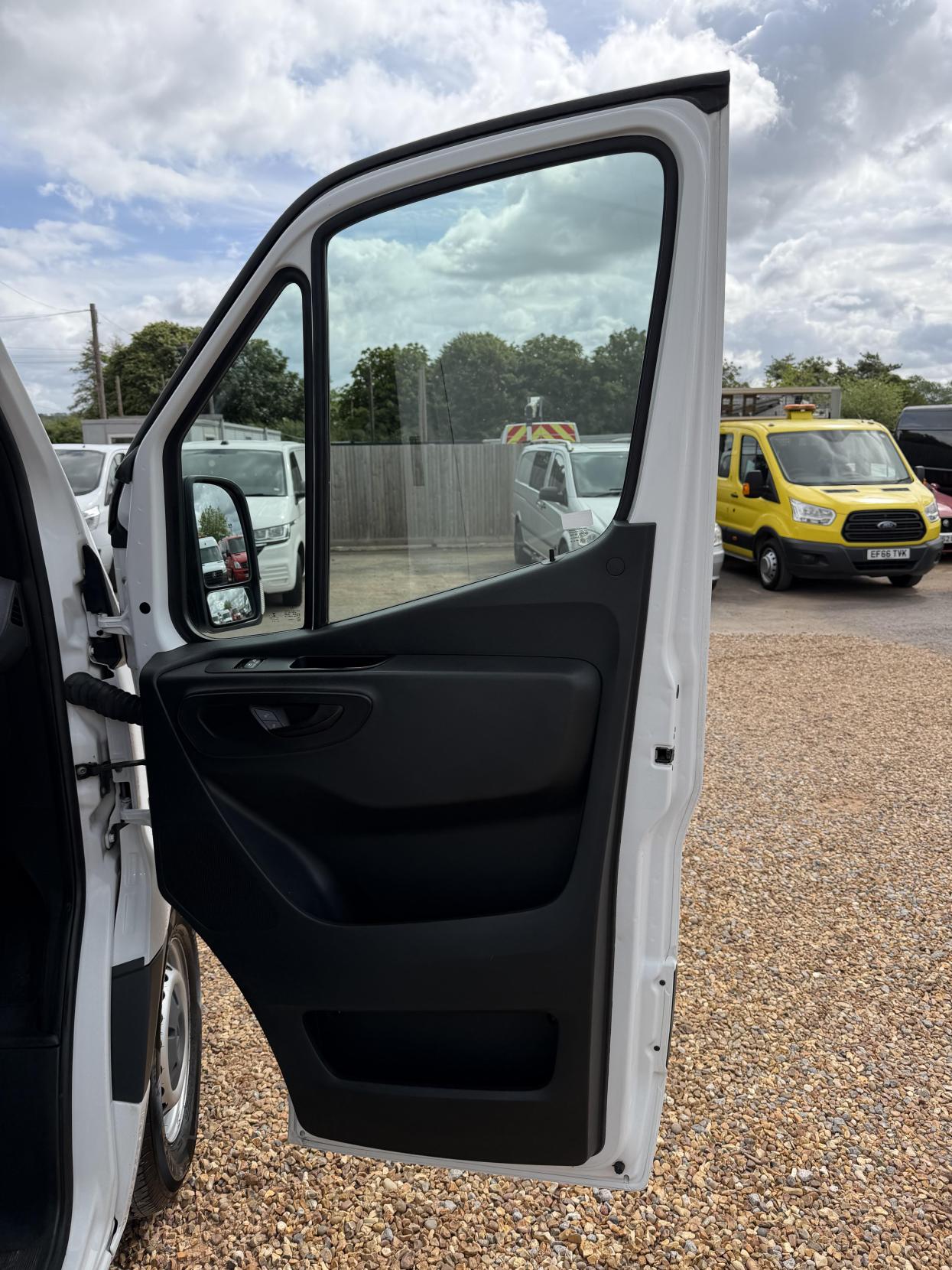 2020 Mercedes-Benz Sprinter 2.1 316 CDI Panel Van 5dr Diesel Manual RWD L2 H2 Euro 6 (163 ps) - Thumbnail 15