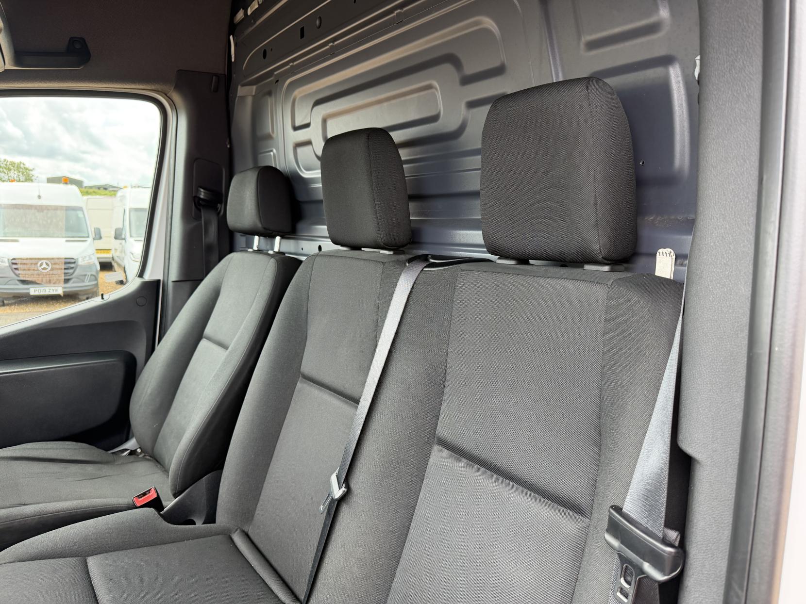 2020 Mercedes-Benz Sprinter 2.1 316 CDI Panel Van 5dr Diesel Manual RWD L2 H2 Euro 6 (163 ps) - Thumbnail 18