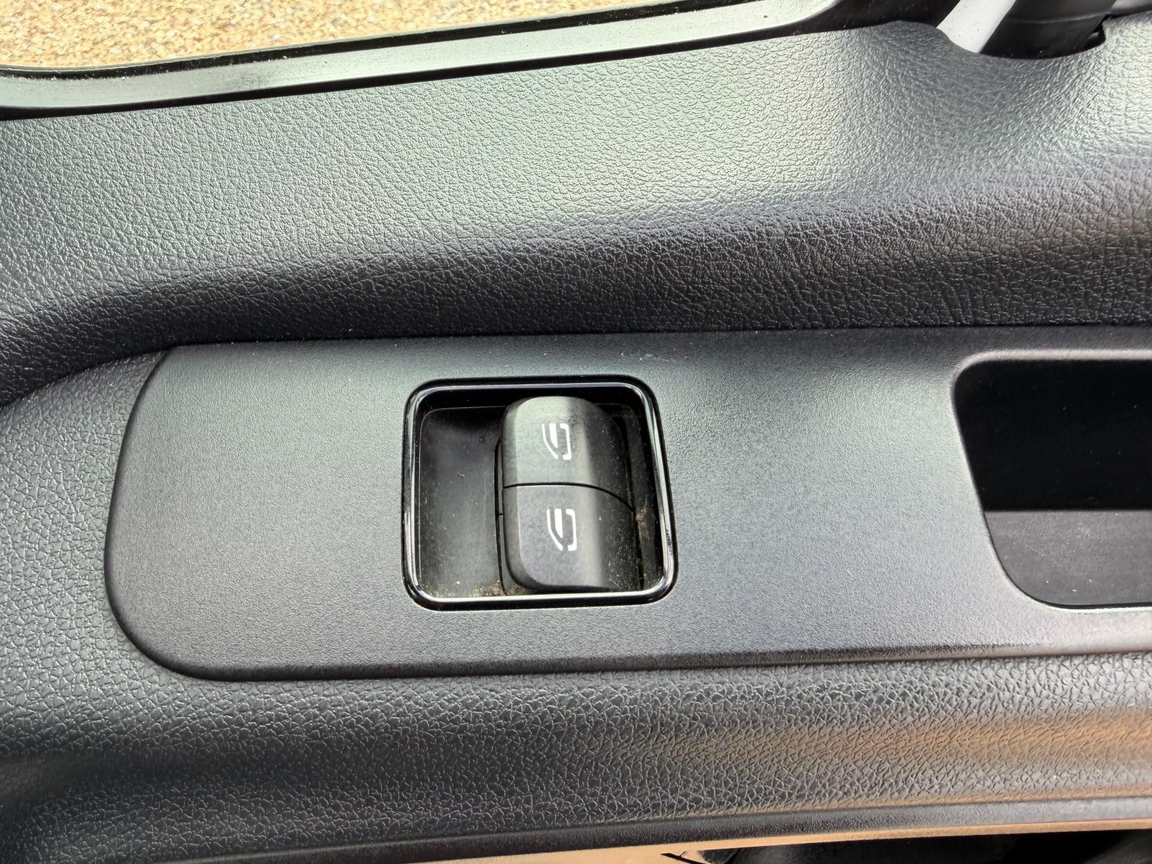 2020 Mercedes-Benz Sprinter 2.1 316 CDI Panel Van 5dr Diesel Manual RWD L2 H2 Euro 6 (163 ps) - Thumbnail 33