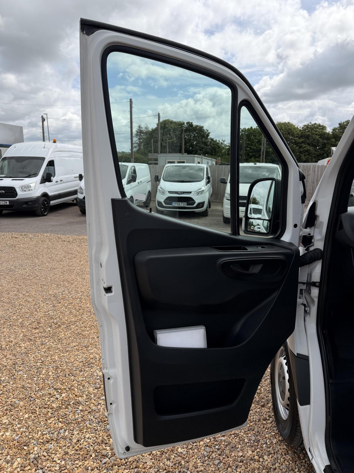 2020 Mercedes-Benz Sprinter 2.1 316 CDI Panel Van 5dr Diesel Manual RWD L2 H2 Euro 6 (163 ps) - Thumbnail 16