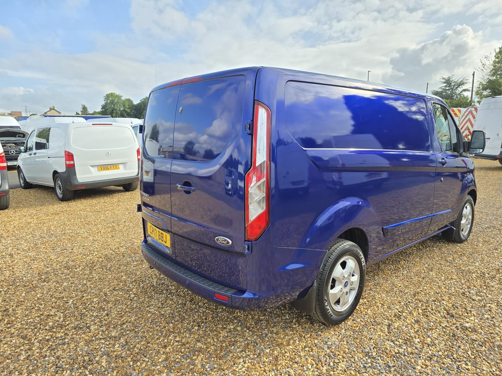 Ford Transit Custom 2.0 TDCi 270 Limited Panel Van 5dr Diesel Manual L1 H1 (157 g/km, 128 bhp)