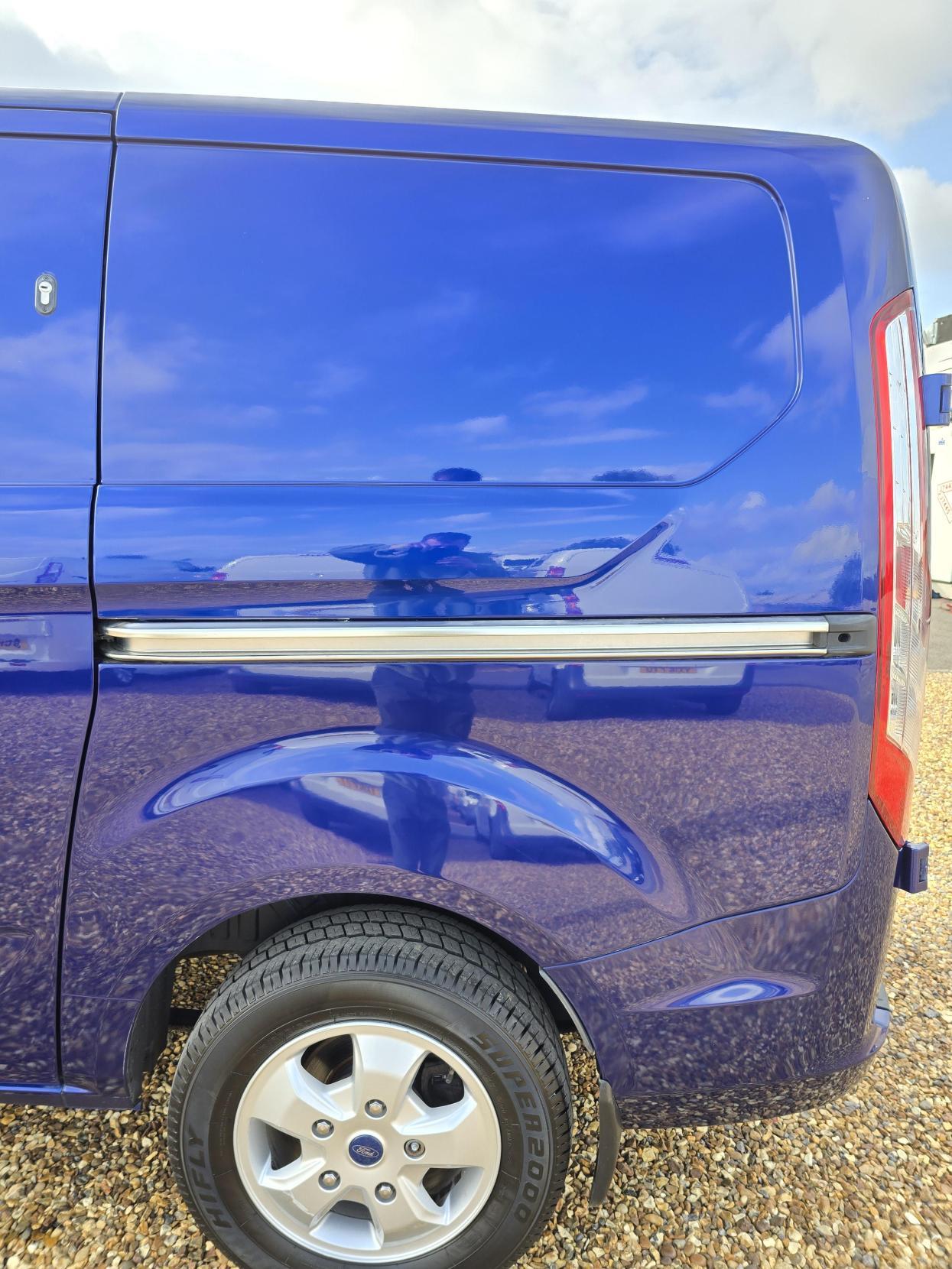 Ford Transit Custom 2.0 TDCi 270 Limited Panel Van 5dr Diesel Manual L1 H1 (157 g/km, 128 bhp)