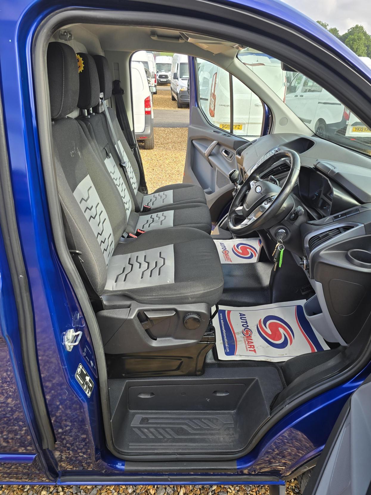 Ford Transit Custom 2.0 TDCi 270 Limited Panel Van 5dr Diesel Manual L1 H1 (157 g/km, 128 bhp)