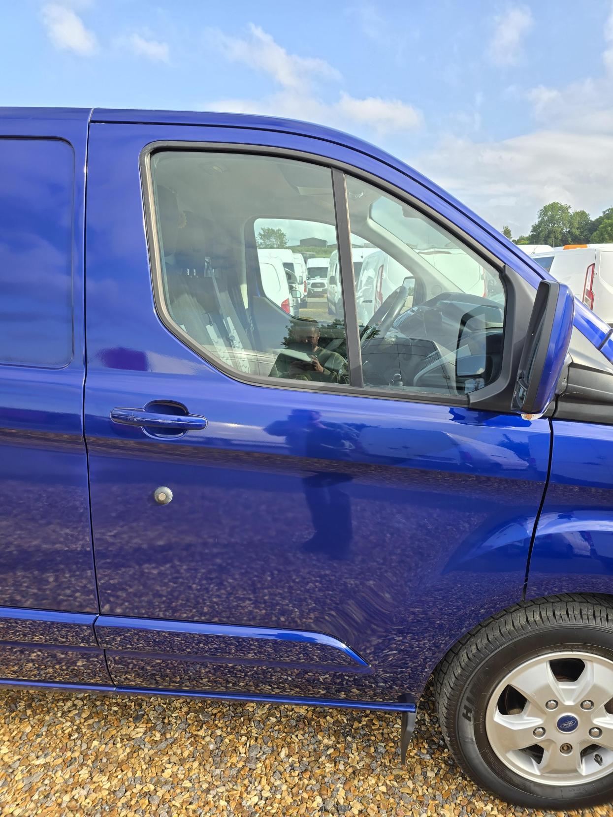 Ford Transit Custom 2.0 TDCi 270 Limited Panel Van 5dr Diesel Manual L1 H1 (157 g/km, 128 bhp)