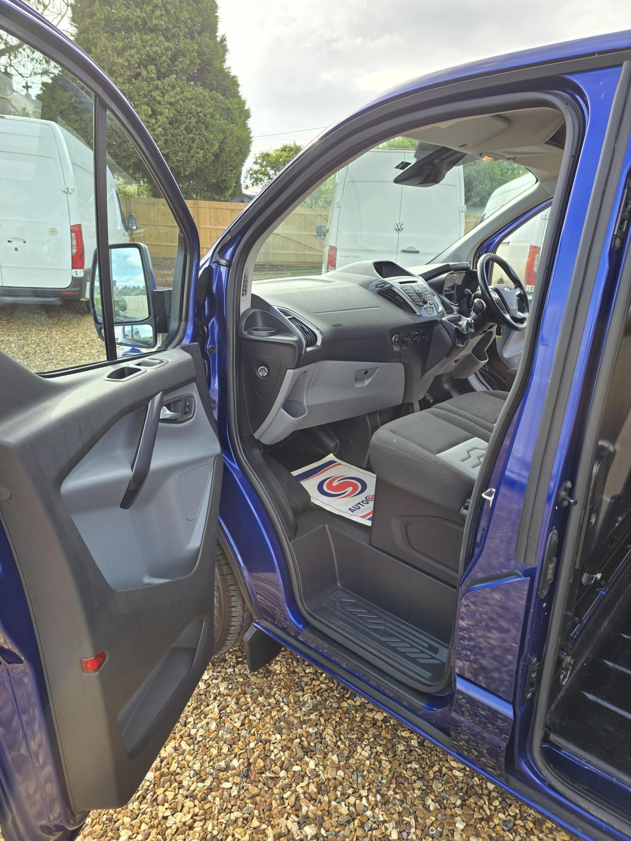 Ford Transit Custom 2.0 TDCi 270 Limited Panel Van 5dr Diesel Manual L1 H1 (157 g/km, 128 bhp)
