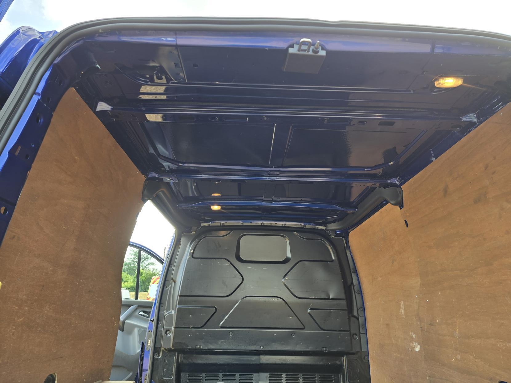 Ford Transit Custom 2.0 TDCi 270 Limited Panel Van 5dr Diesel Manual L1 H1 (157 g/km, 128 bhp)