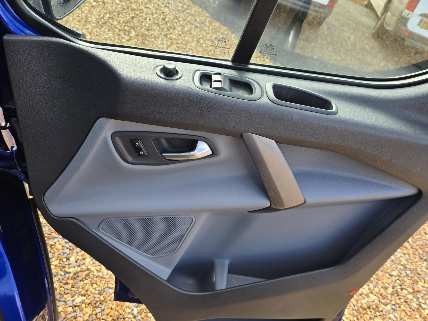Ford Transit Custom 2.0 TDCi 270 Limited Panel Van 5dr Diesel Manual L1 H1 (157 g/km, 128 bhp)