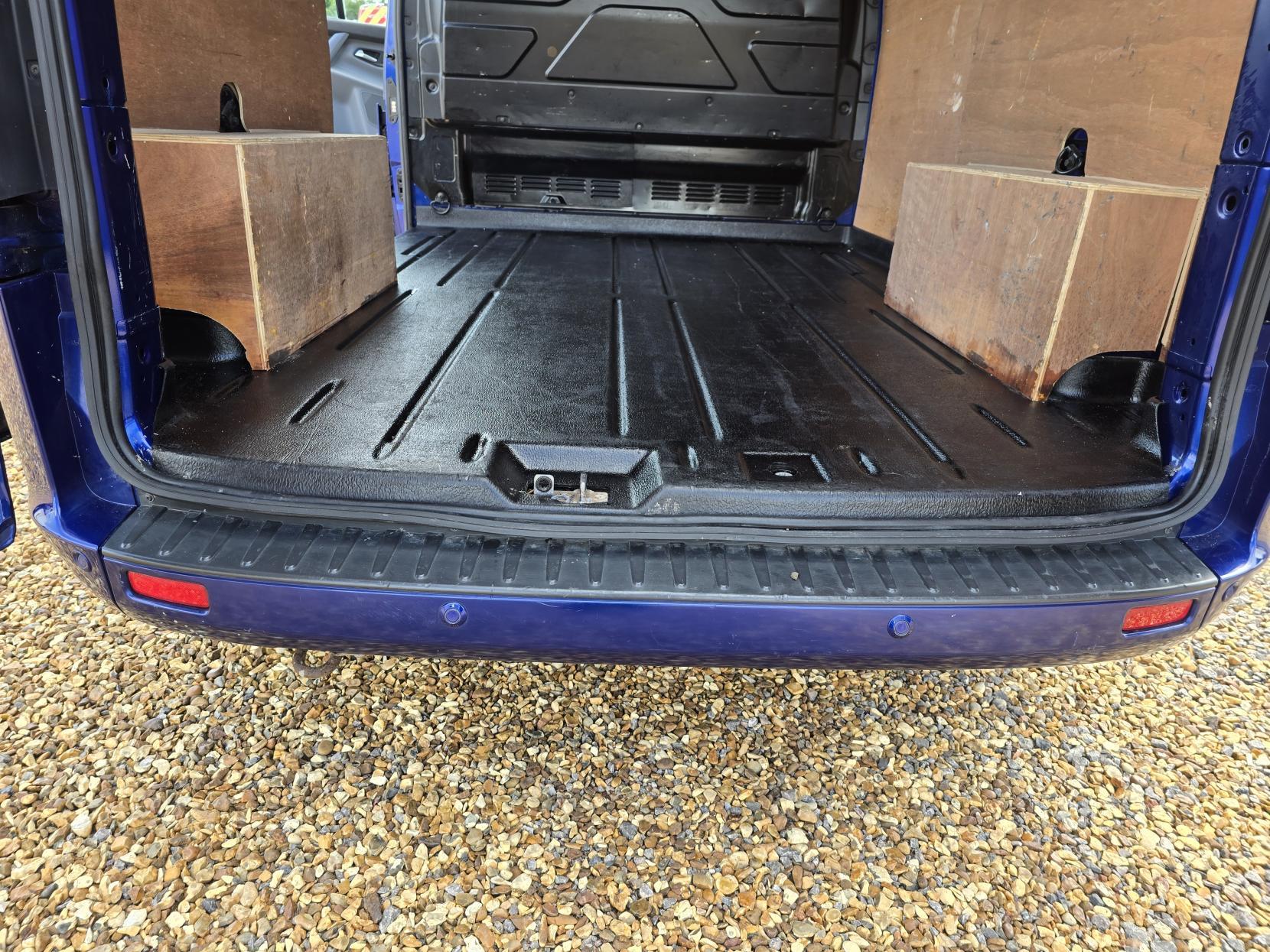 Ford Transit Custom 2.0 TDCi 270 Limited Panel Van 5dr Diesel Manual L1 H1 (157 g/km, 128 bhp)