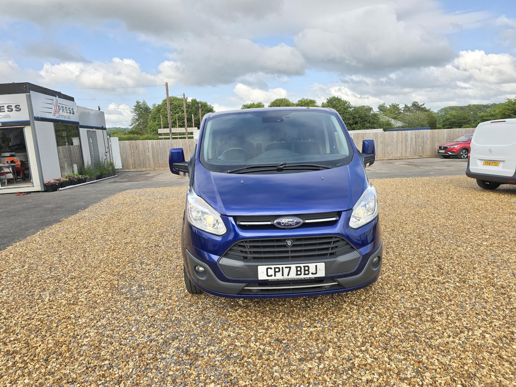 Ford Transit Custom 2.0 TDCi 270 Limited Panel Van 5dr Diesel Manual L1 H1 (157 g/km, 128 bhp)