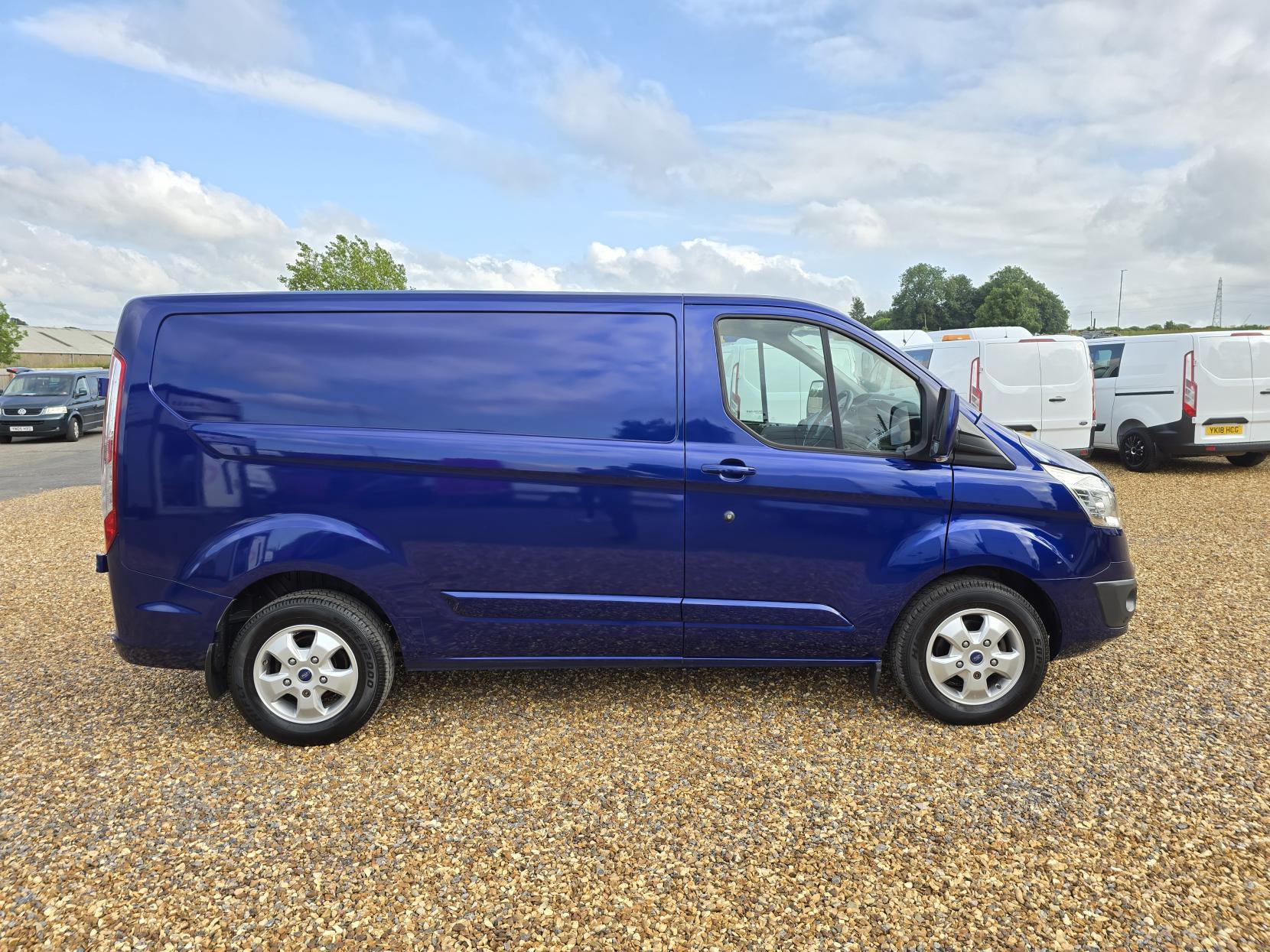 Ford Transit Custom 2.0 TDCi 270 Limited Panel Van 5dr Diesel Manual L1 H1 (157 g/km, 128 bhp)