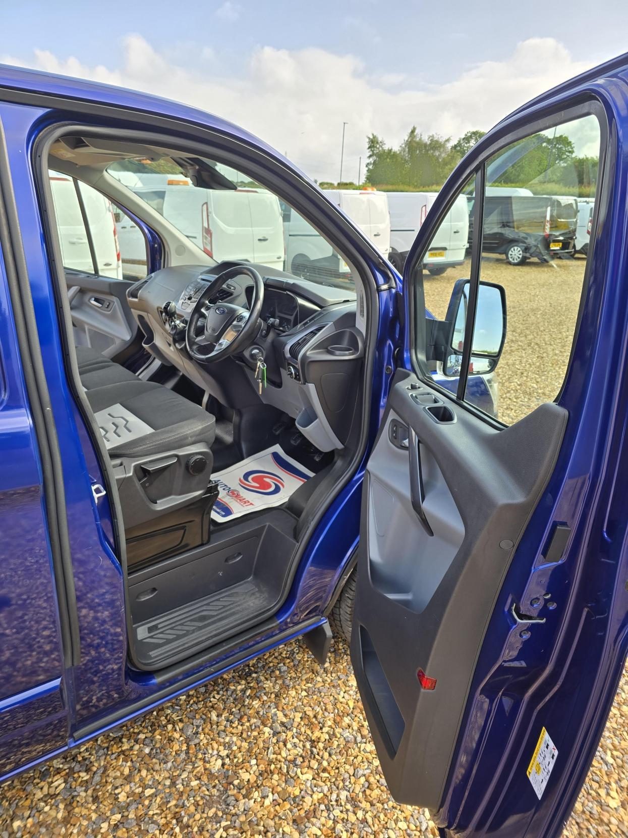 Ford Transit Custom 2.0 TDCi 270 Limited Panel Van 5dr Diesel Manual L1 H1 (157 g/km, 128 bhp)
