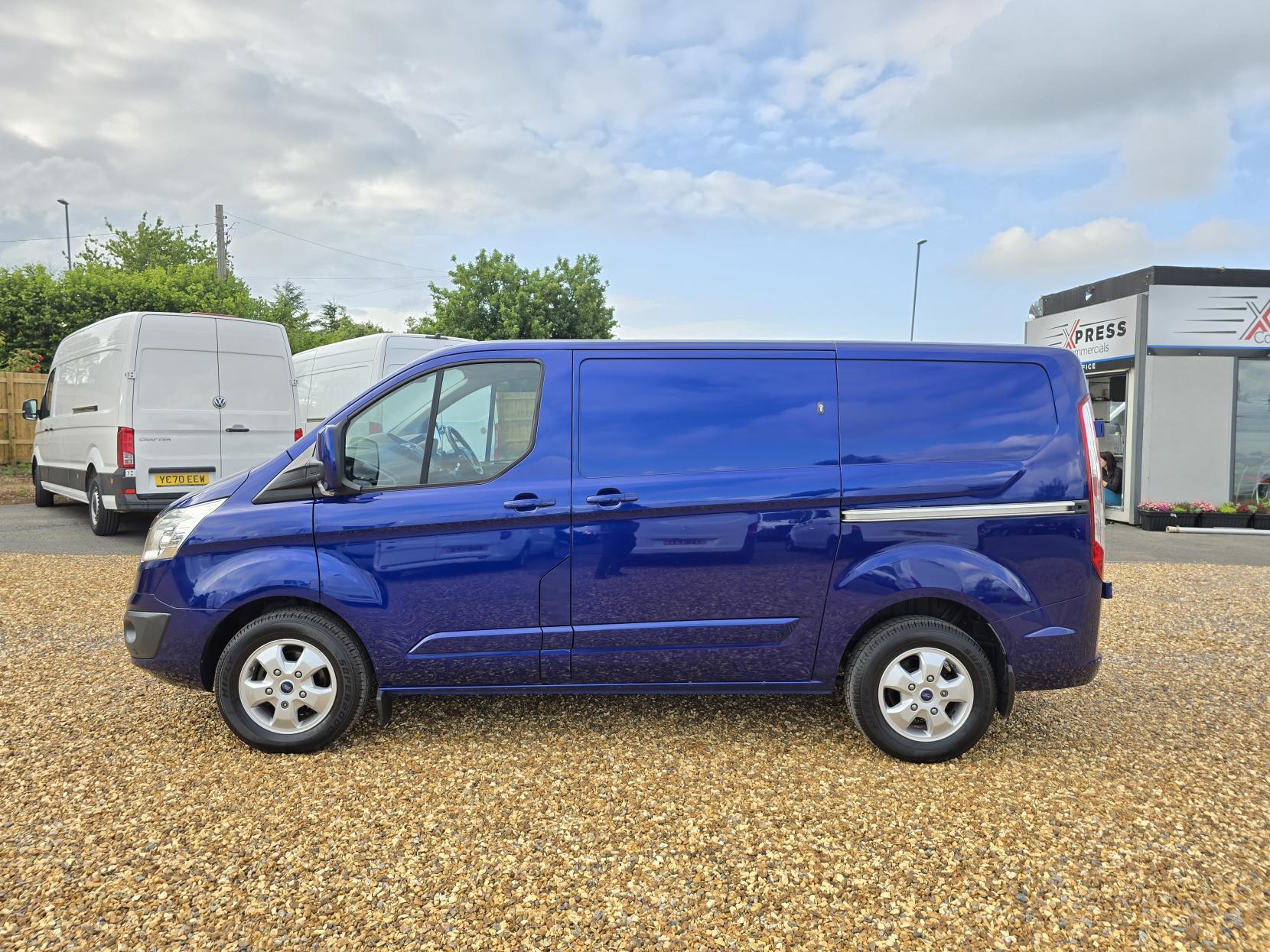 Ford Transit Custom 2.0 TDCi 270 Limited Panel Van 5dr Diesel Manual L1 H1 (157 g/km, 128 bhp)
