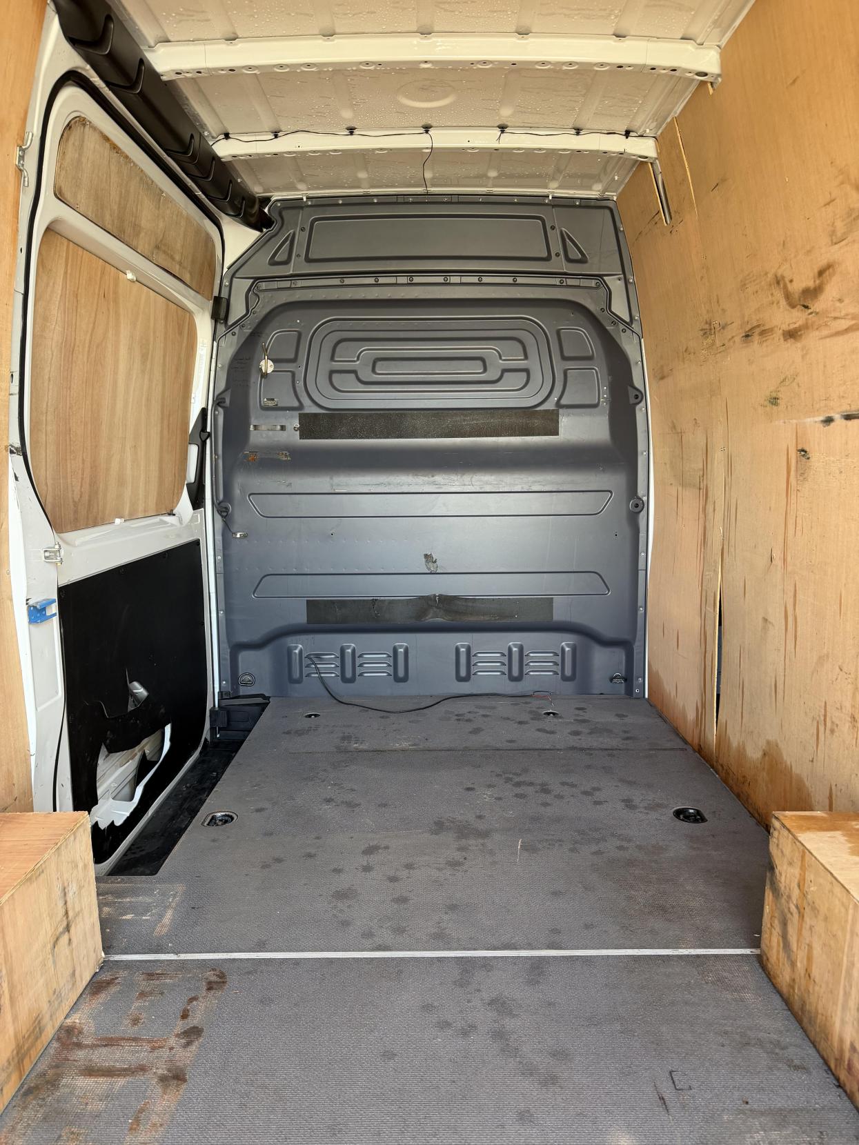 Mercedes-Benz Sprinter 2.0 317 CDI Progressive Panel Van 5dr Diesel Manual RWD L2 H2 Euro 6 (s/s) (170 ps)