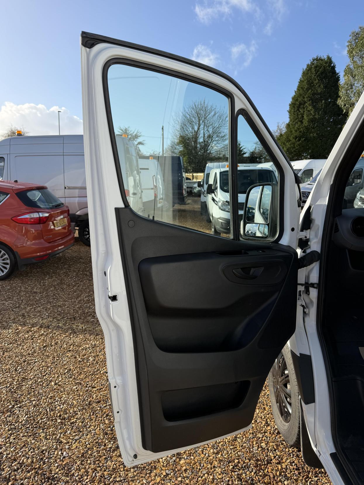 Mercedes-Benz Sprinter 2.0 317 CDI Progressive Panel Van 5dr Diesel Manual RWD L2 H2 Euro 6 (s/s) (170 ps)