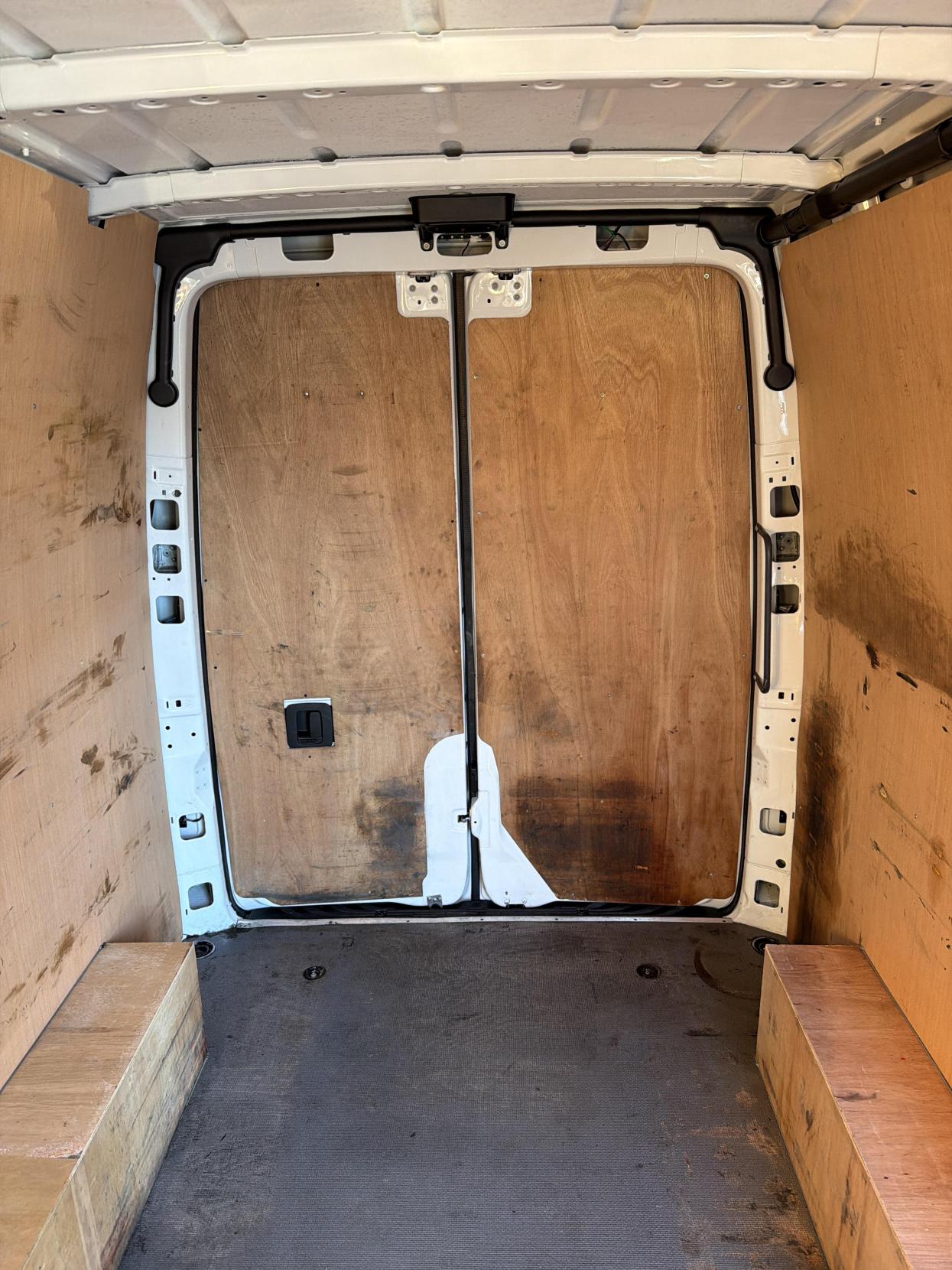 Mercedes-Benz Sprinter 2.0 317 CDI Progressive Panel Van 5dr Diesel Manual RWD L2 H2 Euro 6 (s/s) (170 ps)