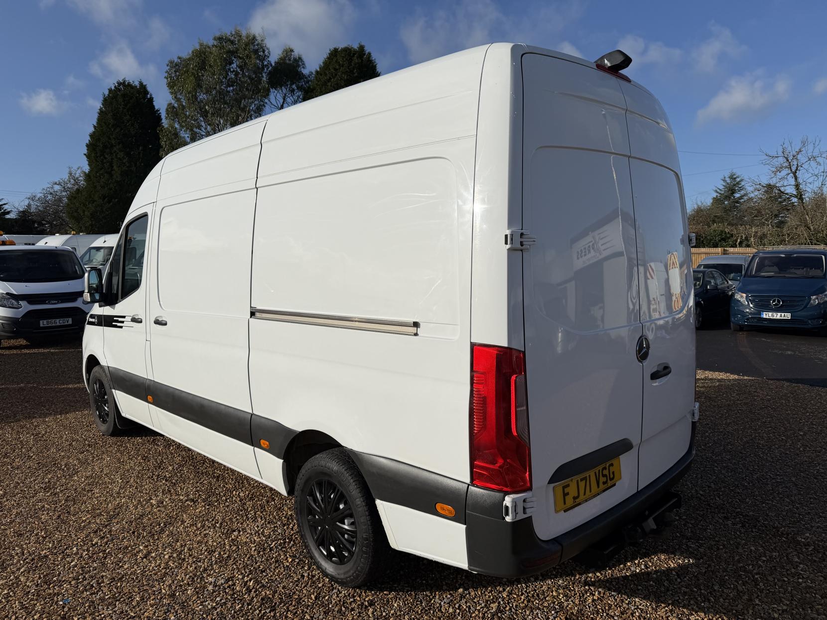 Mercedes-Benz Sprinter 2.0 317 CDI Progressive Panel Van 5dr Diesel Manual RWD L2 H2 Euro 6 (s/s) (170 ps)