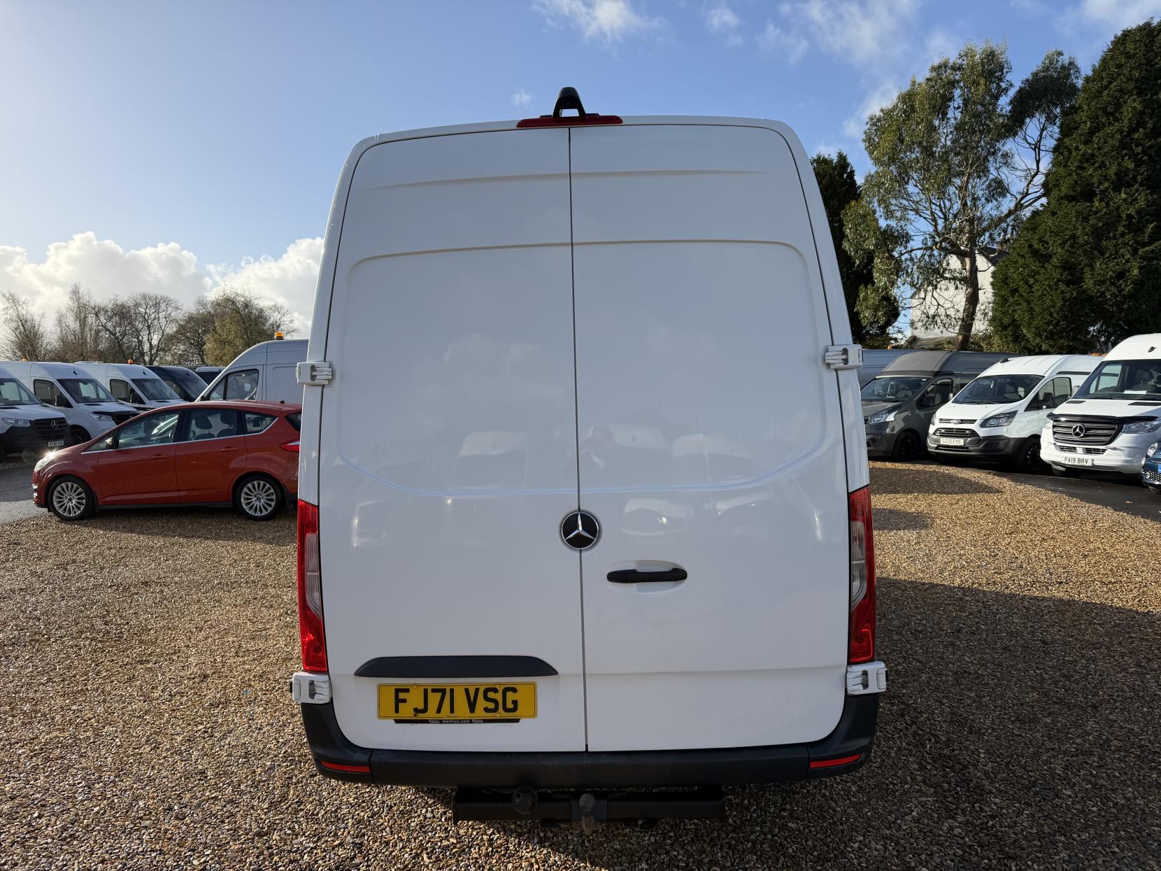 Mercedes-Benz Sprinter 2.0 317 CDI Progressive Panel Van 5dr Diesel Manual RWD L2 H2 Euro 6 (s/s) (170 ps)