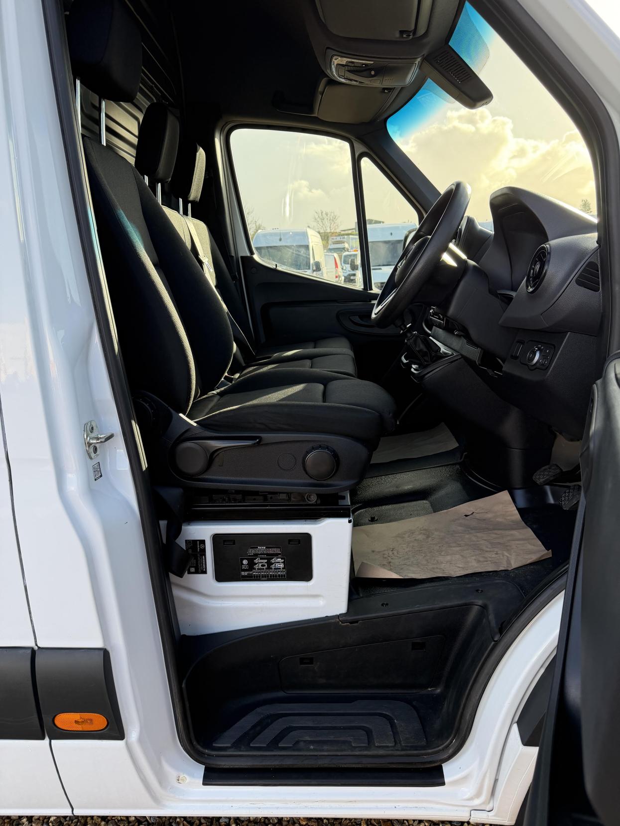 Mercedes-Benz Sprinter 2.0 317 CDI Progressive Panel Van 5dr Diesel Manual RWD L2 H2 Euro 6 (s/s) (170 ps)